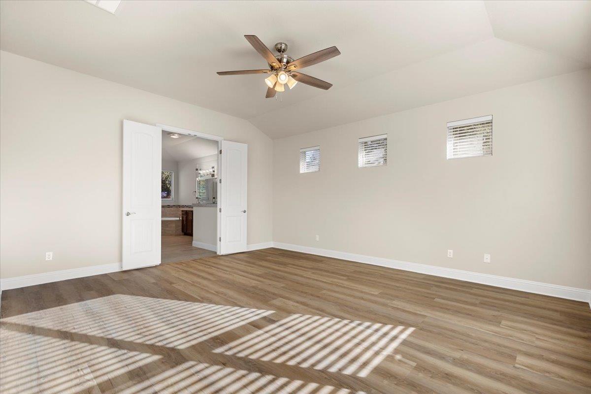 207 Coopers Crown LN