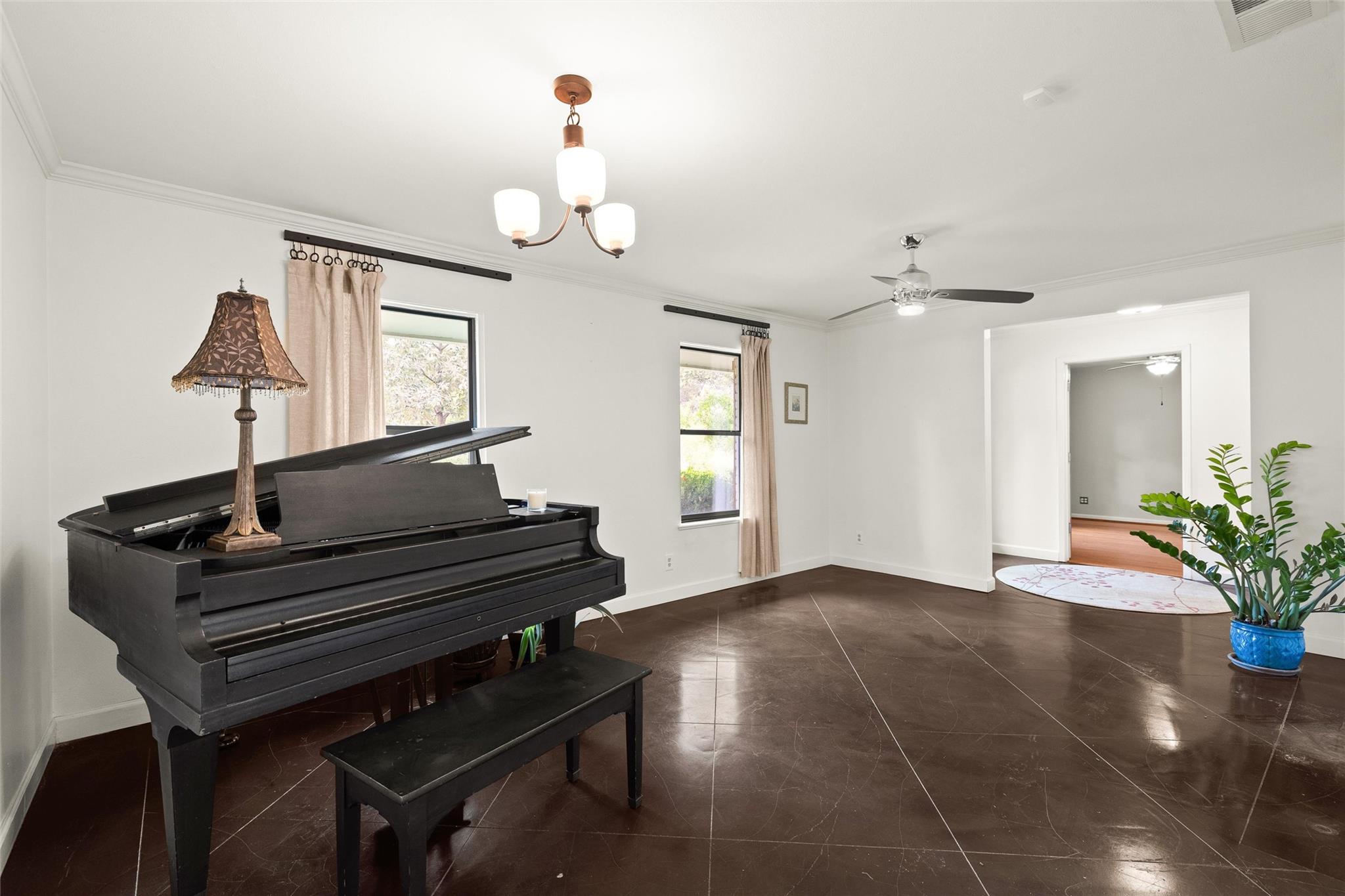 8709 Oakmountain CIR