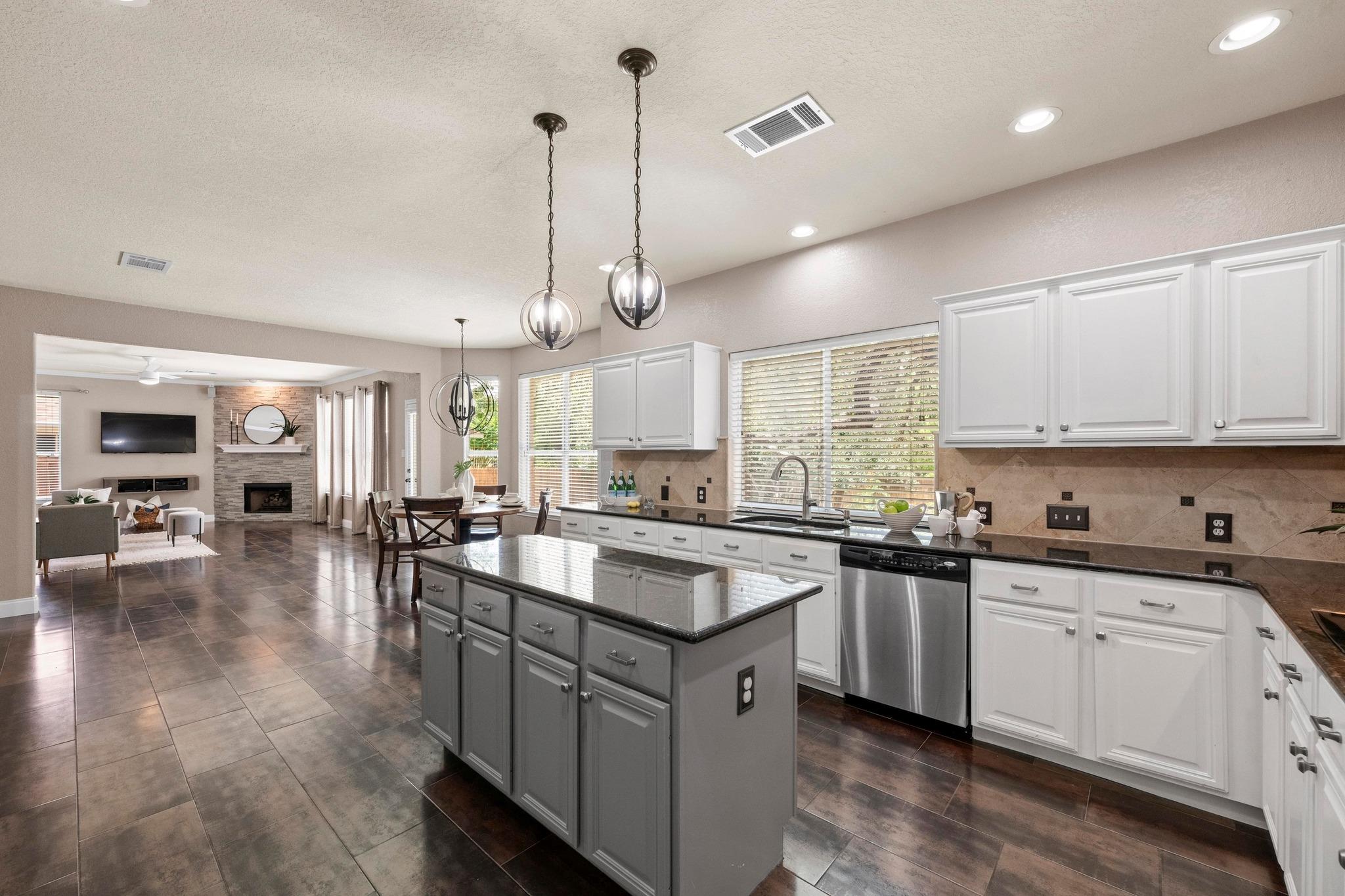 7517 Robert Kleburg LN