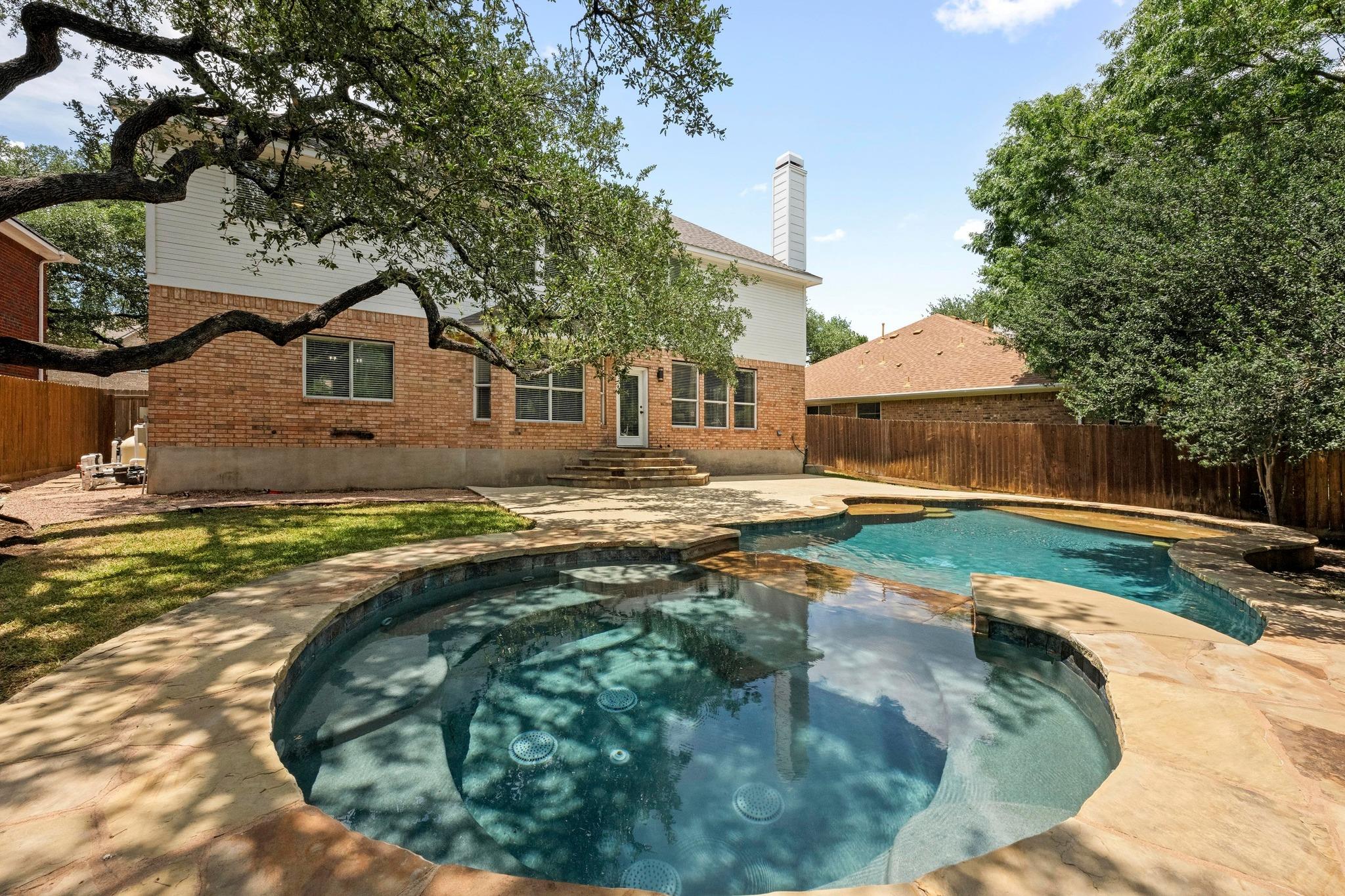 7517 Robert Kleburg LN