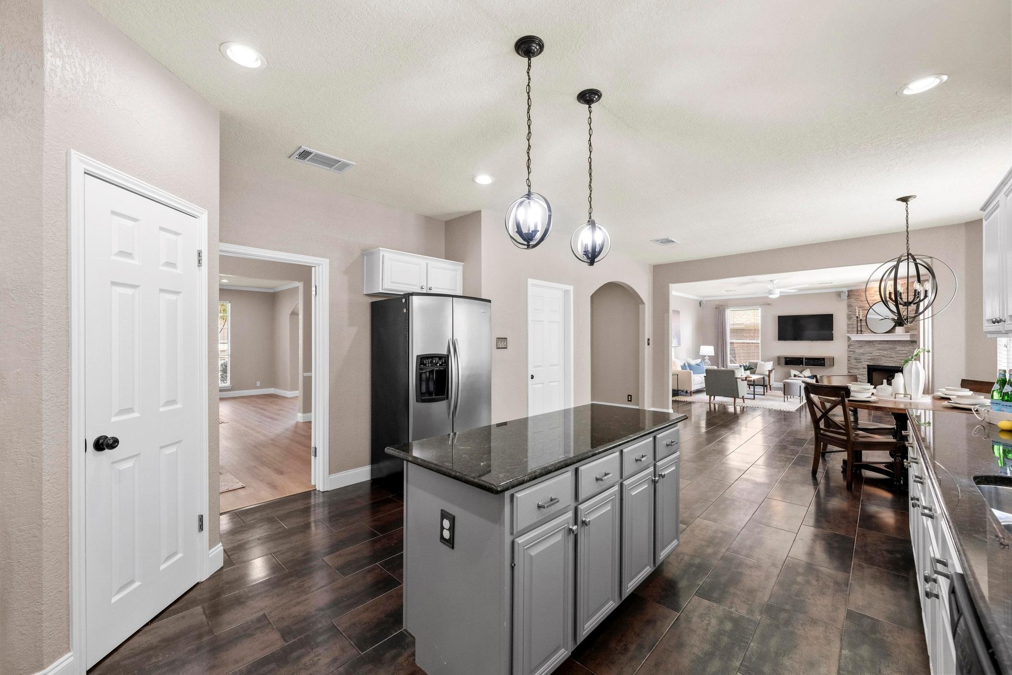 7517 Robert Kleburg LN