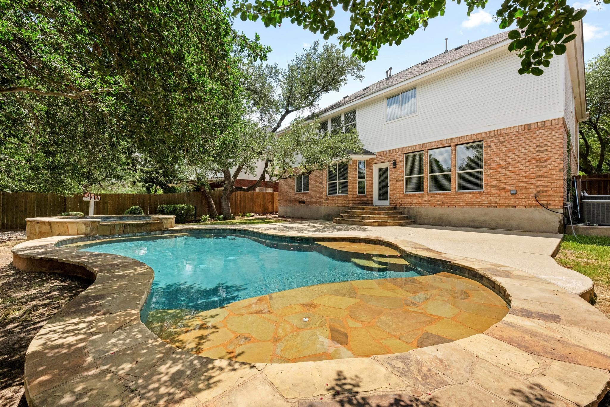 7517 Robert Kleburg LN