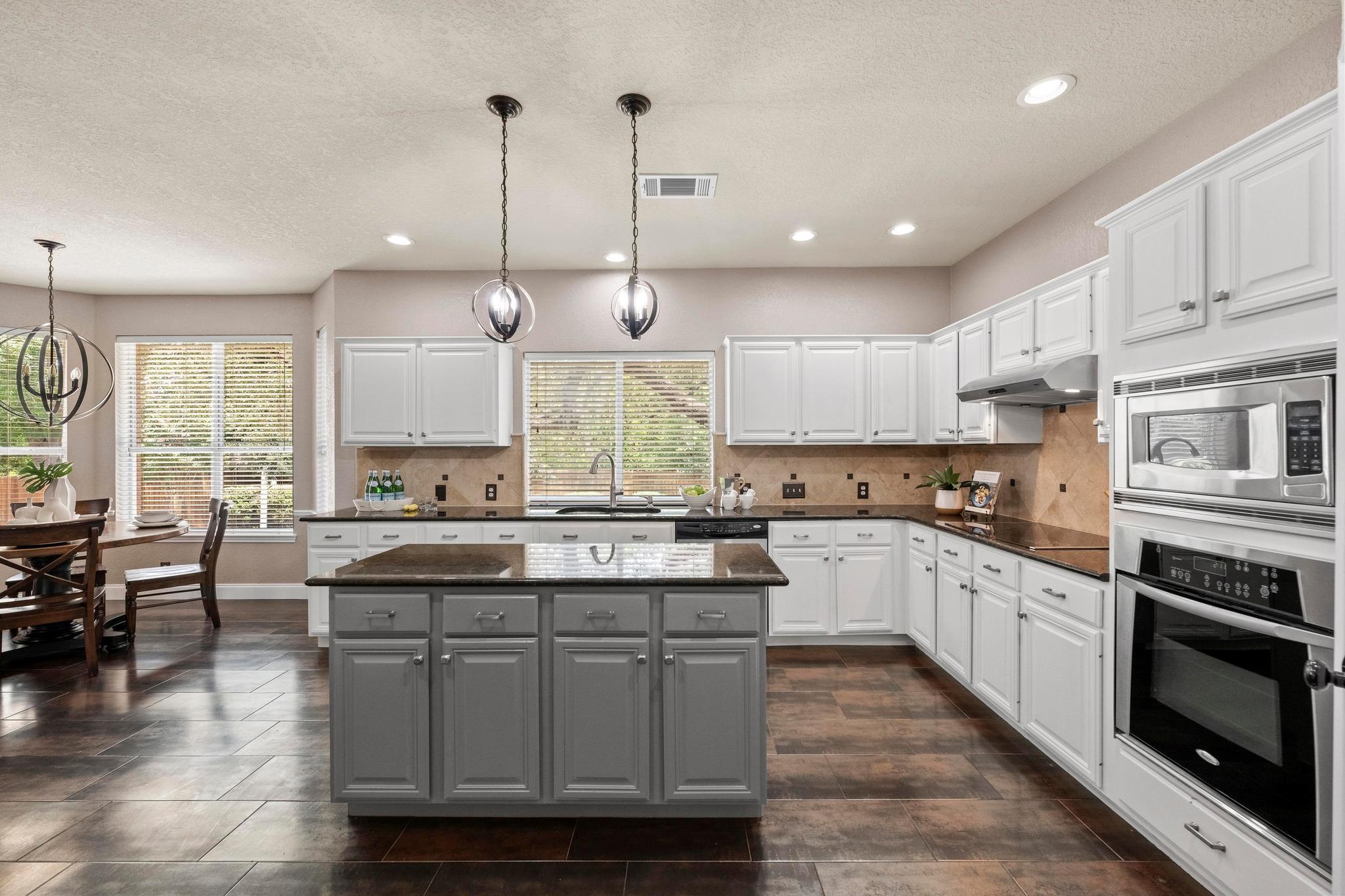 7517 Robert Kleburg LN