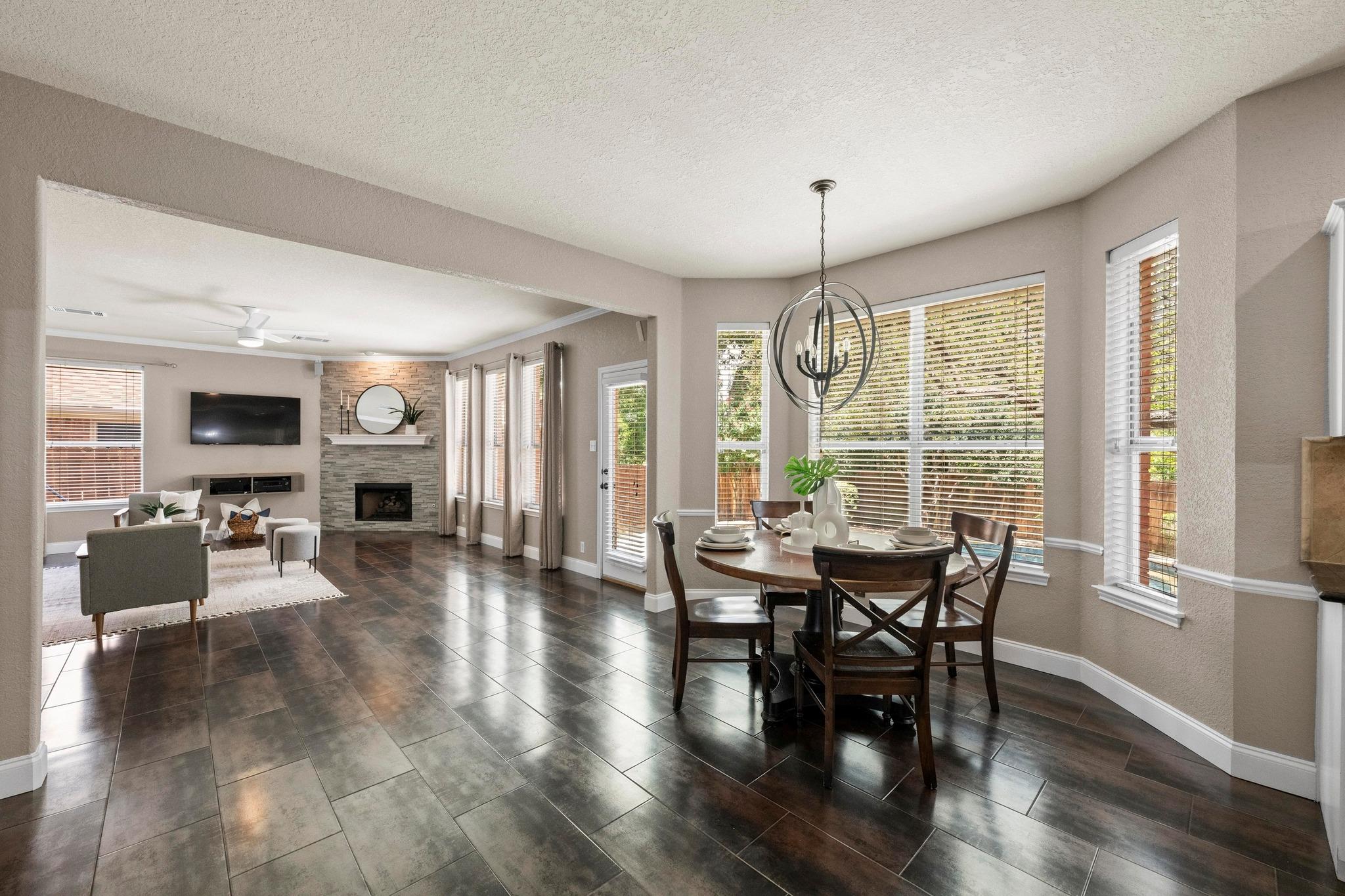 7517 Robert Kleburg LN