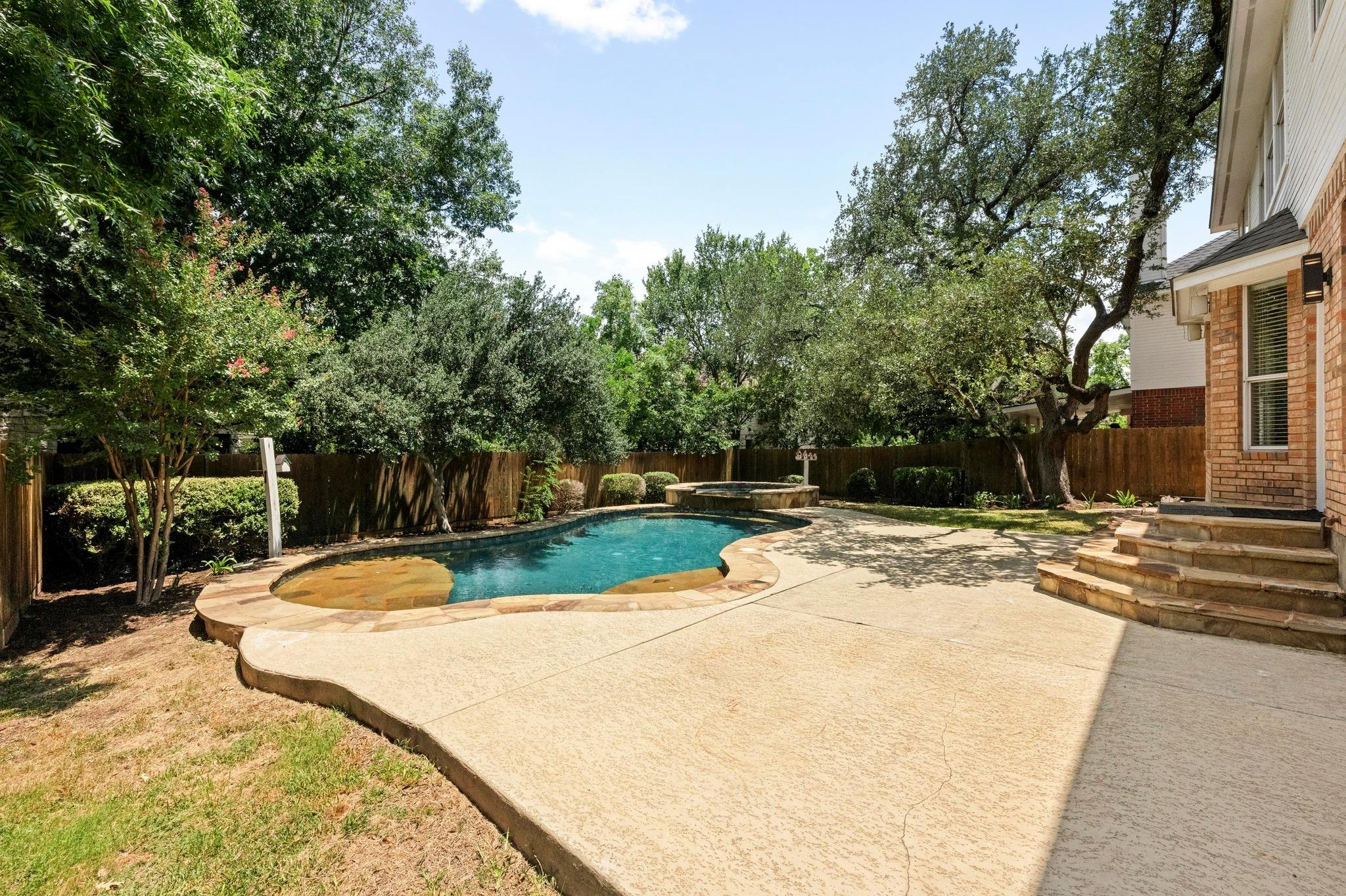 7517 Robert Kleburg LN