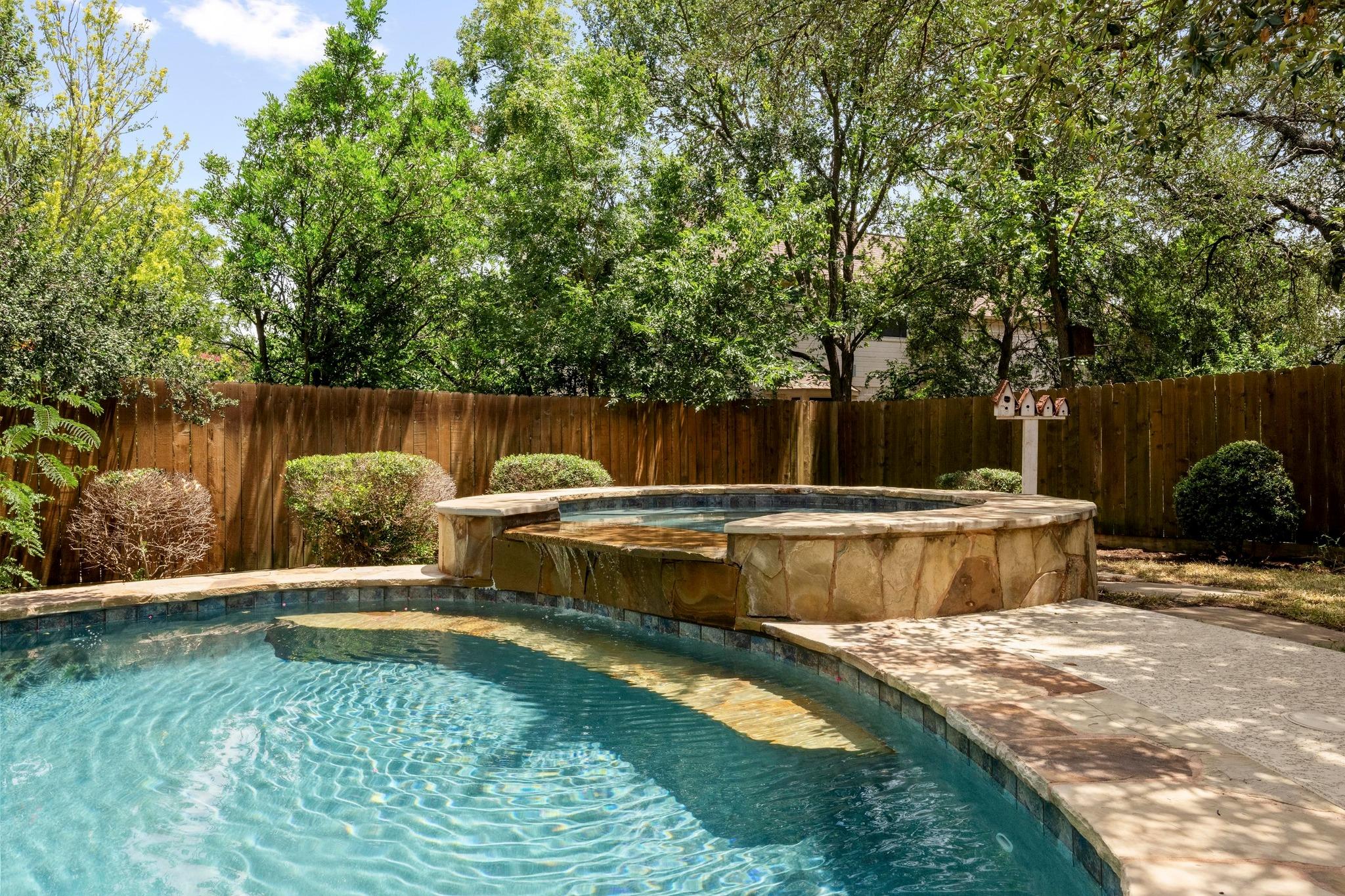 7517 Robert Kleburg LN