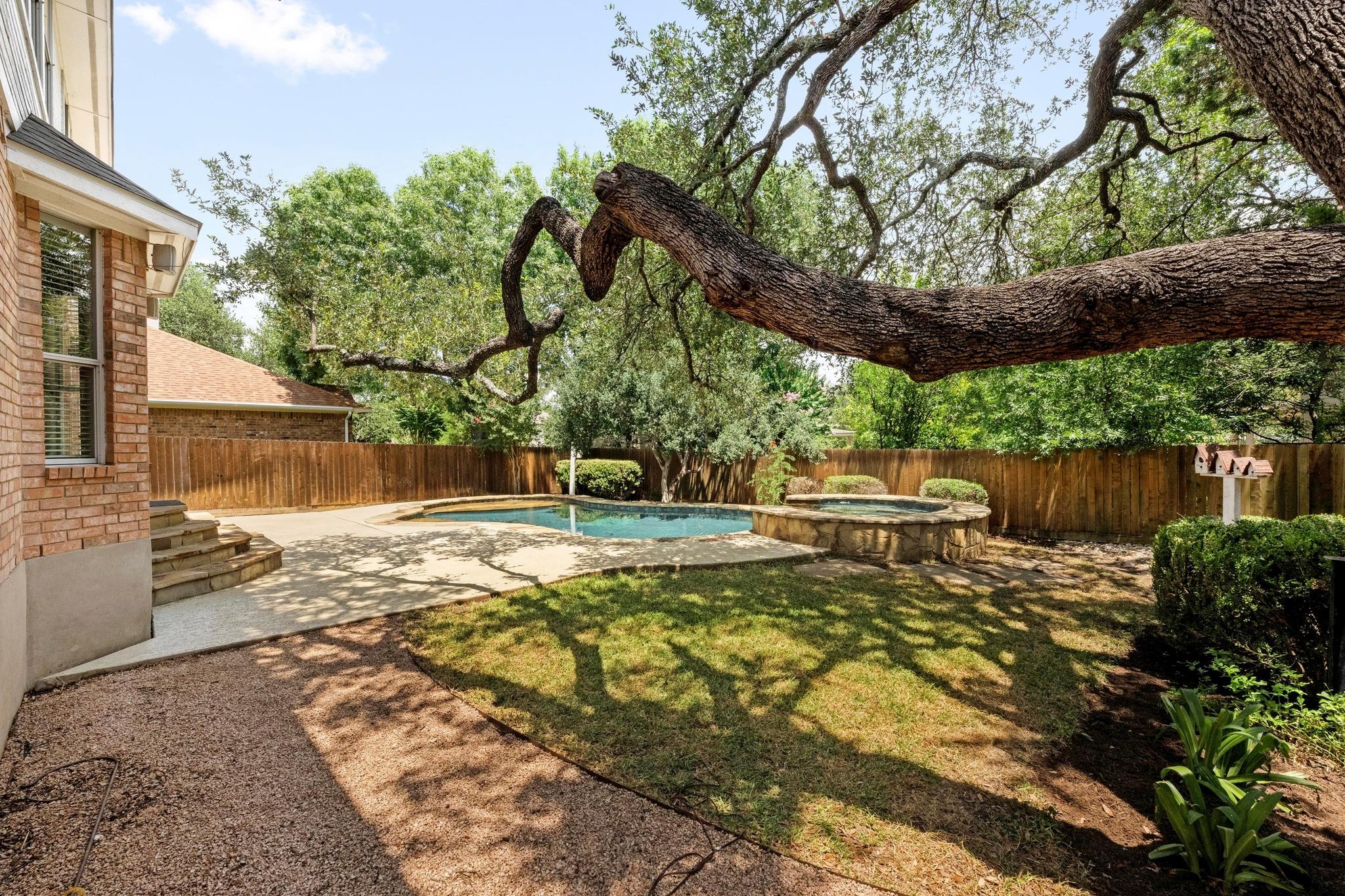 7517 Robert Kleburg LN