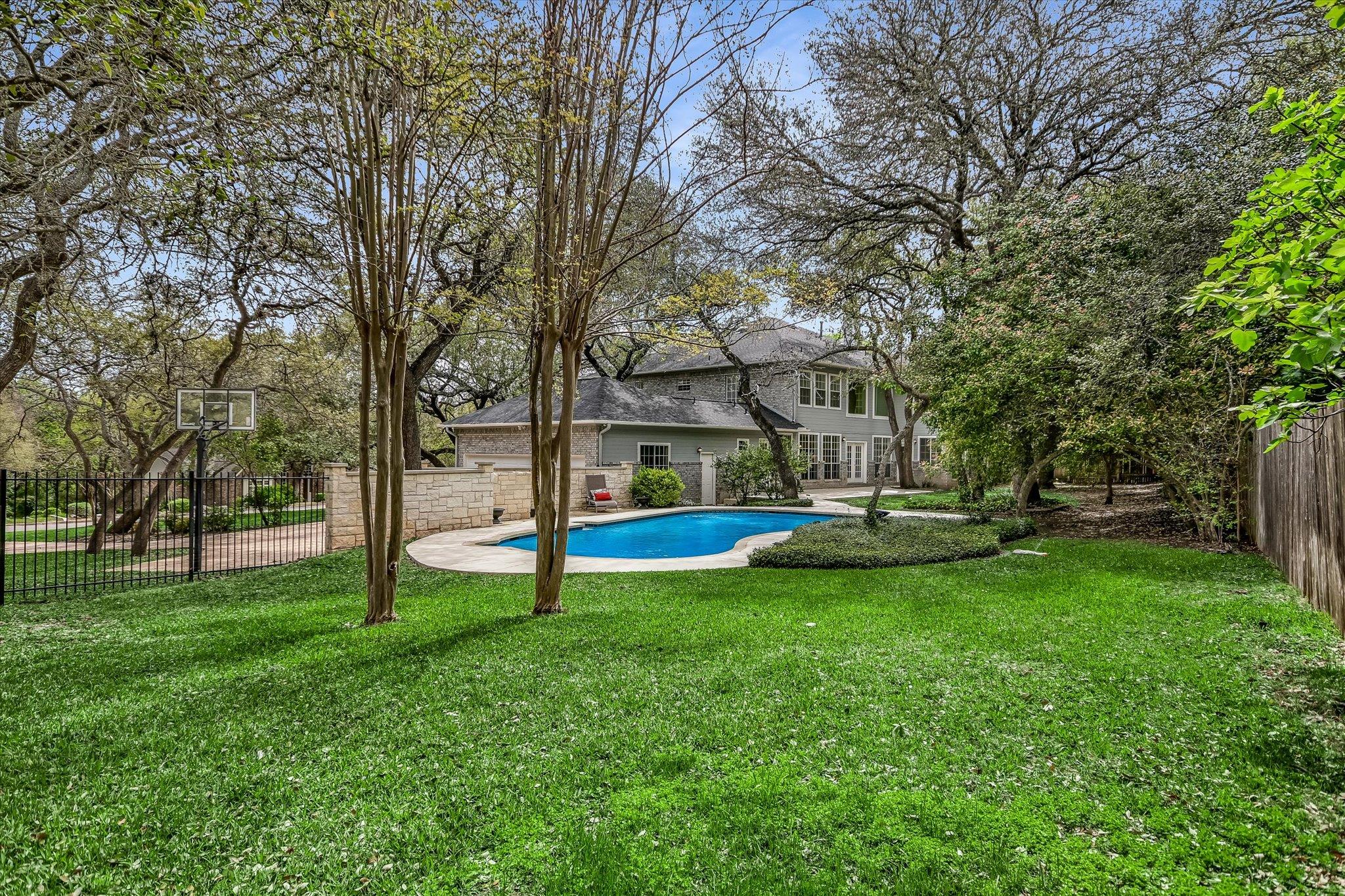 4000 Shadow Oak LN