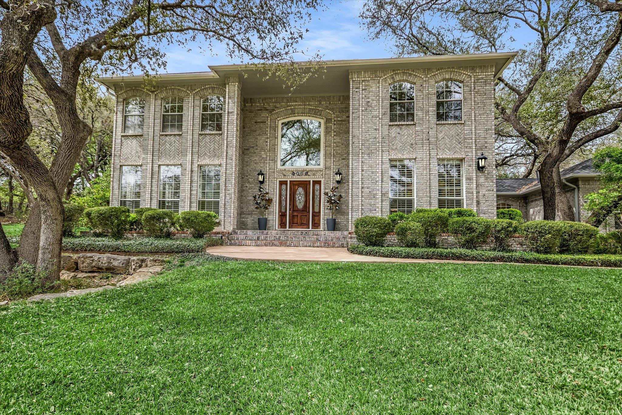 4000 Shadow Oak LN