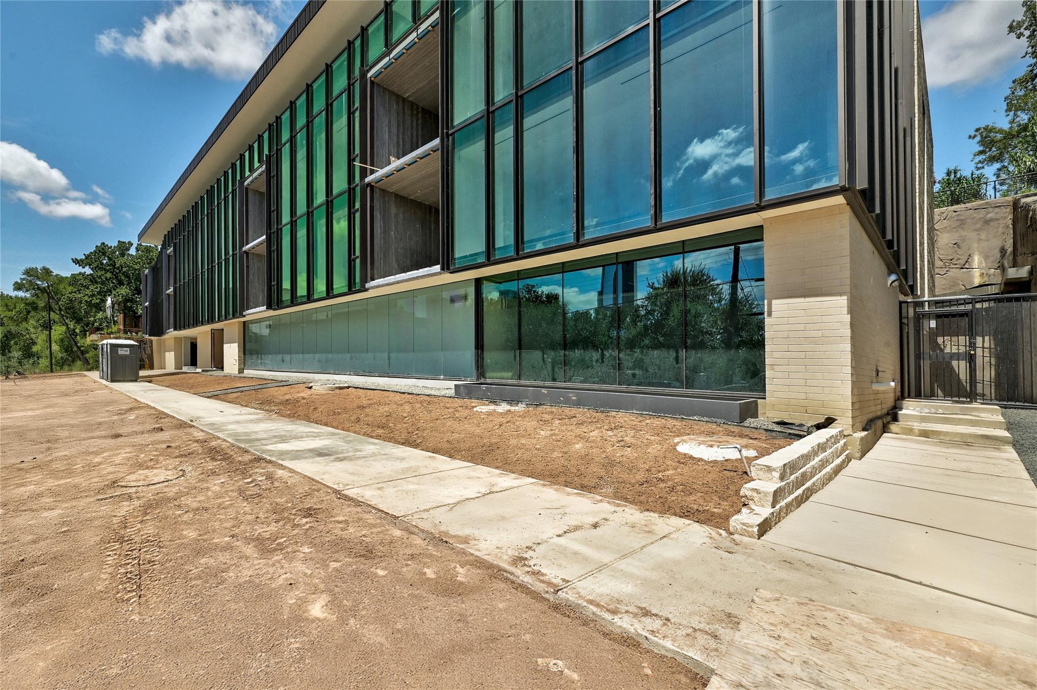 1006 Baylor ST # 203