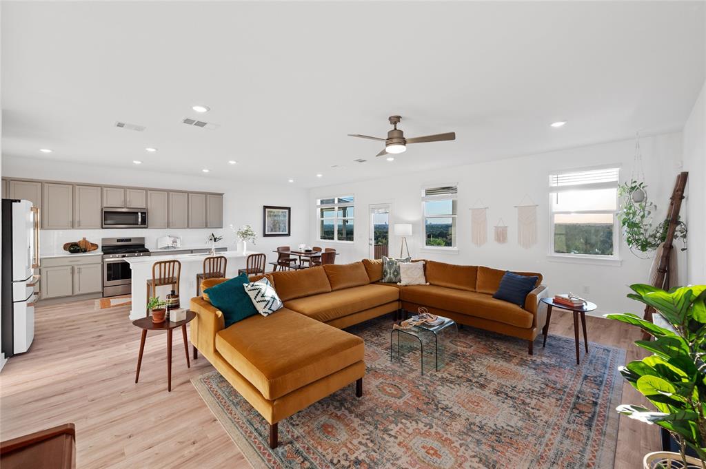 7504 Daves Landing DR