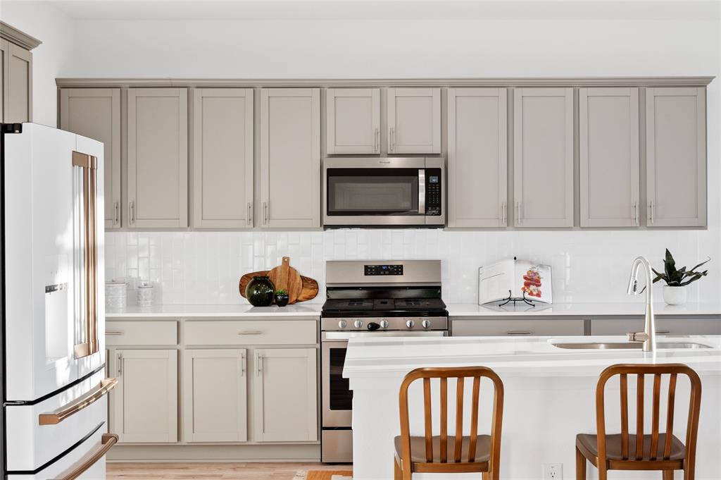 7504 Daves Landing DR