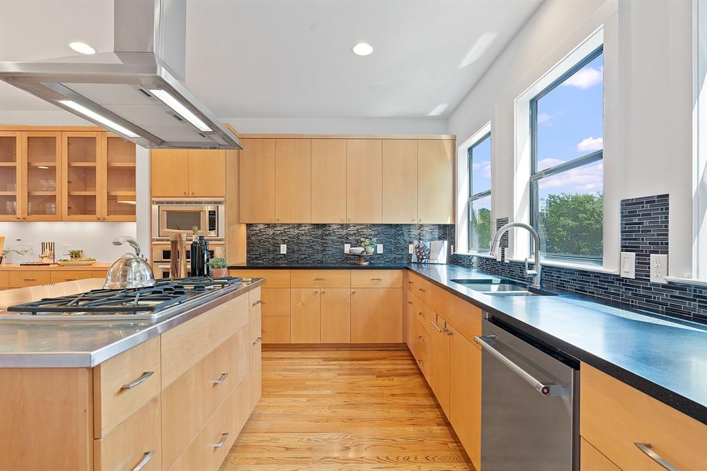 1305 Exposition BLVD # 4