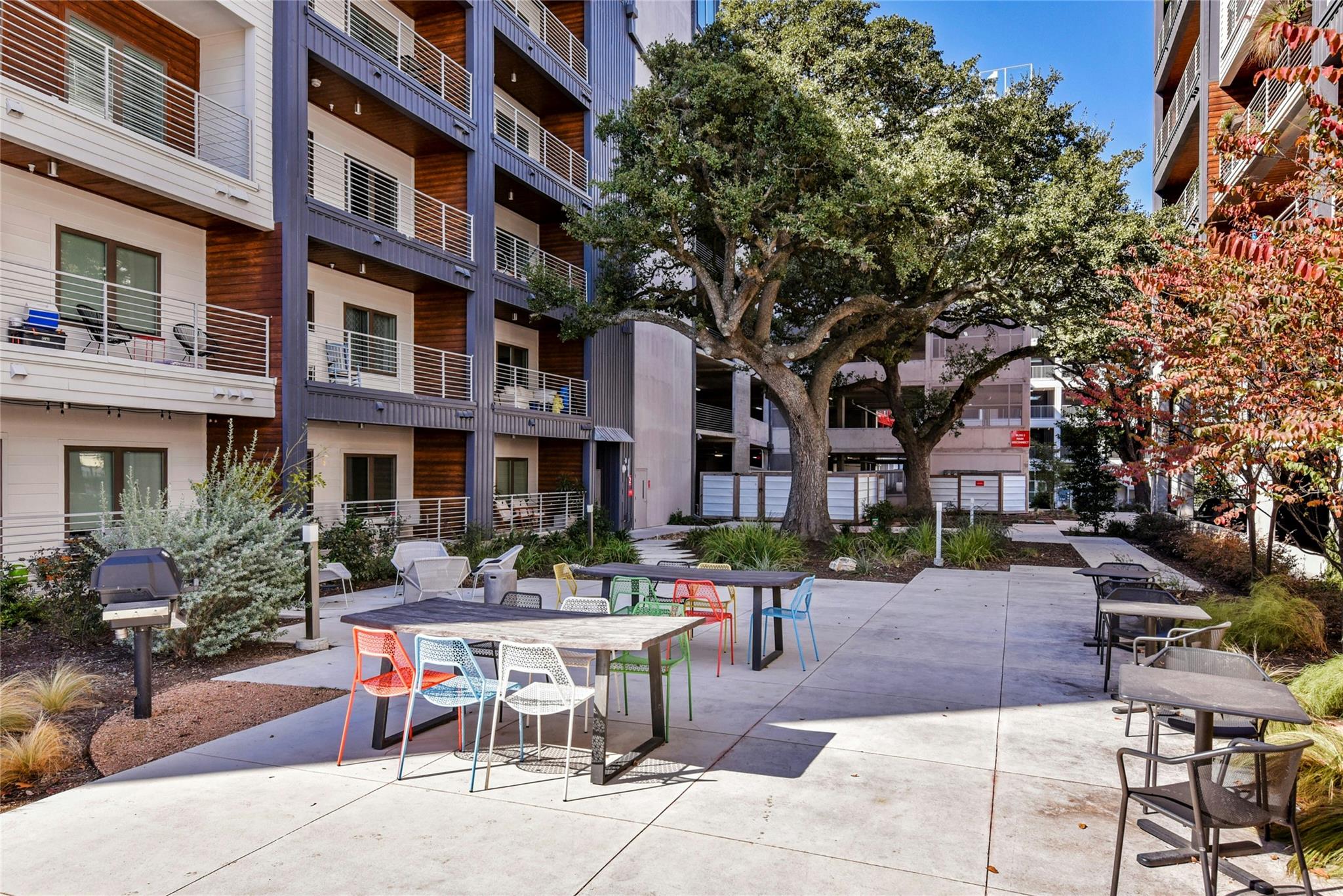 4361 S Congress Ave # 402
