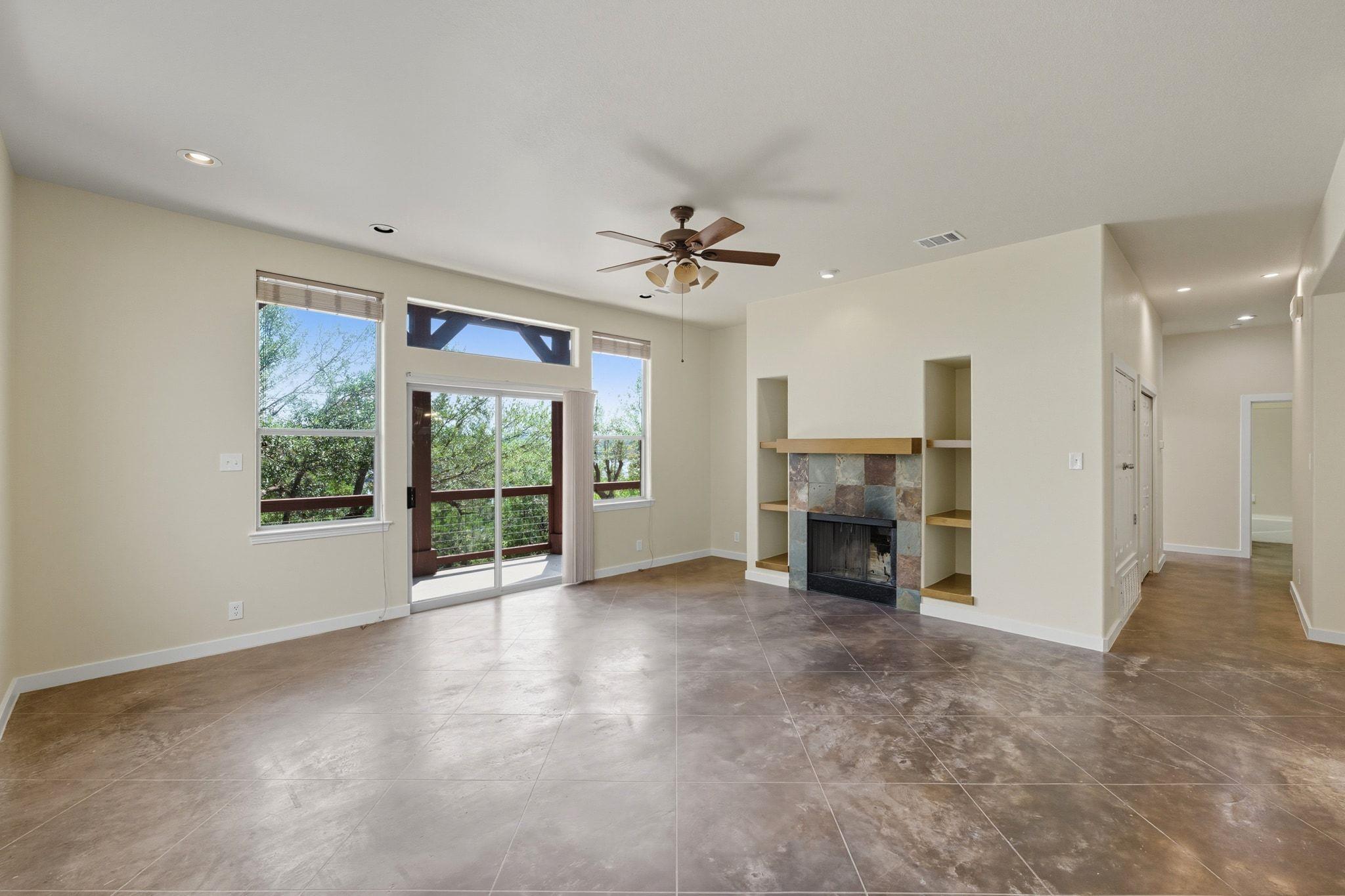 1101 OAK HURST RD # 101