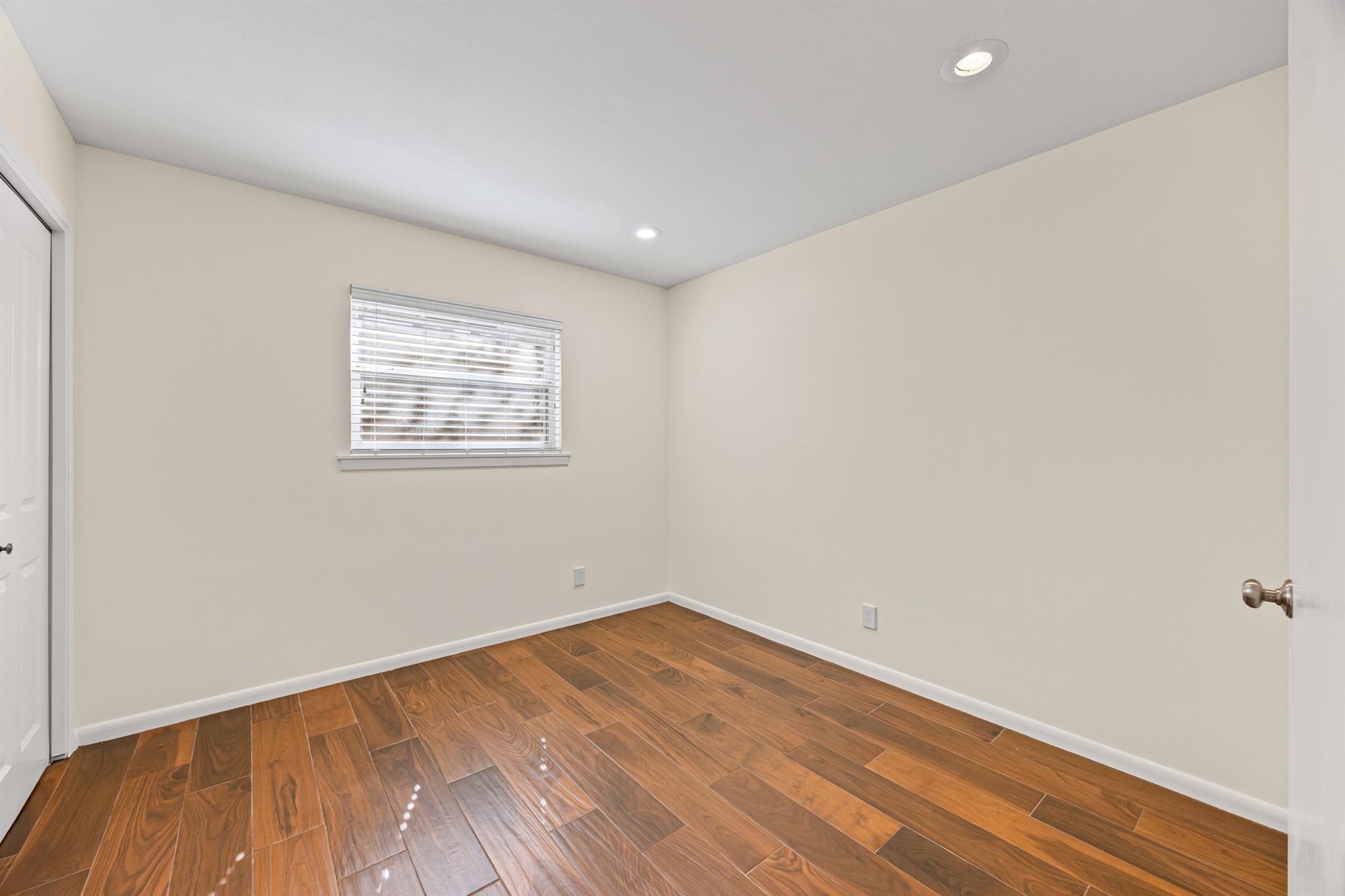 7103 Mesa DR