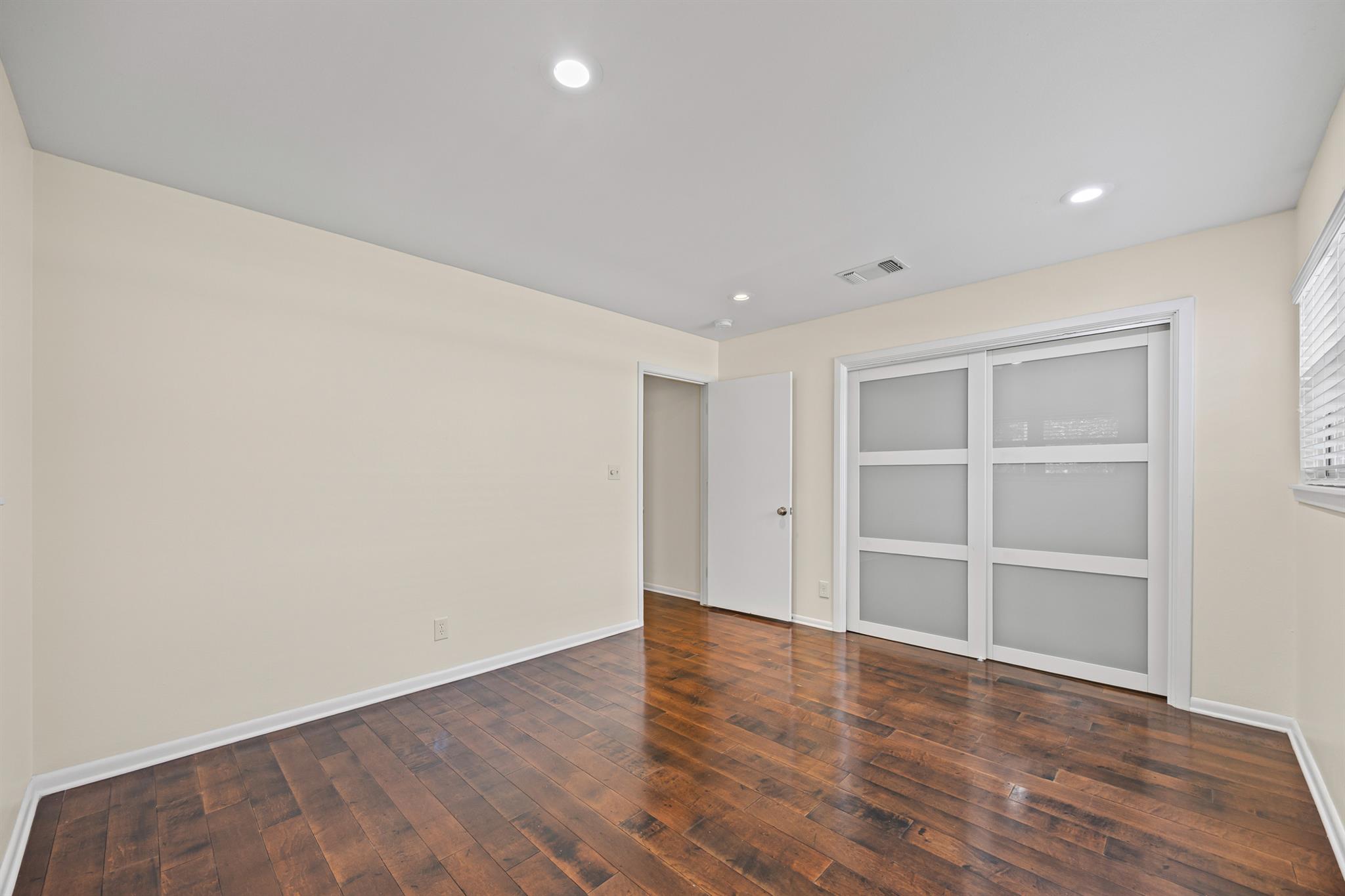 7103 Mesa DR