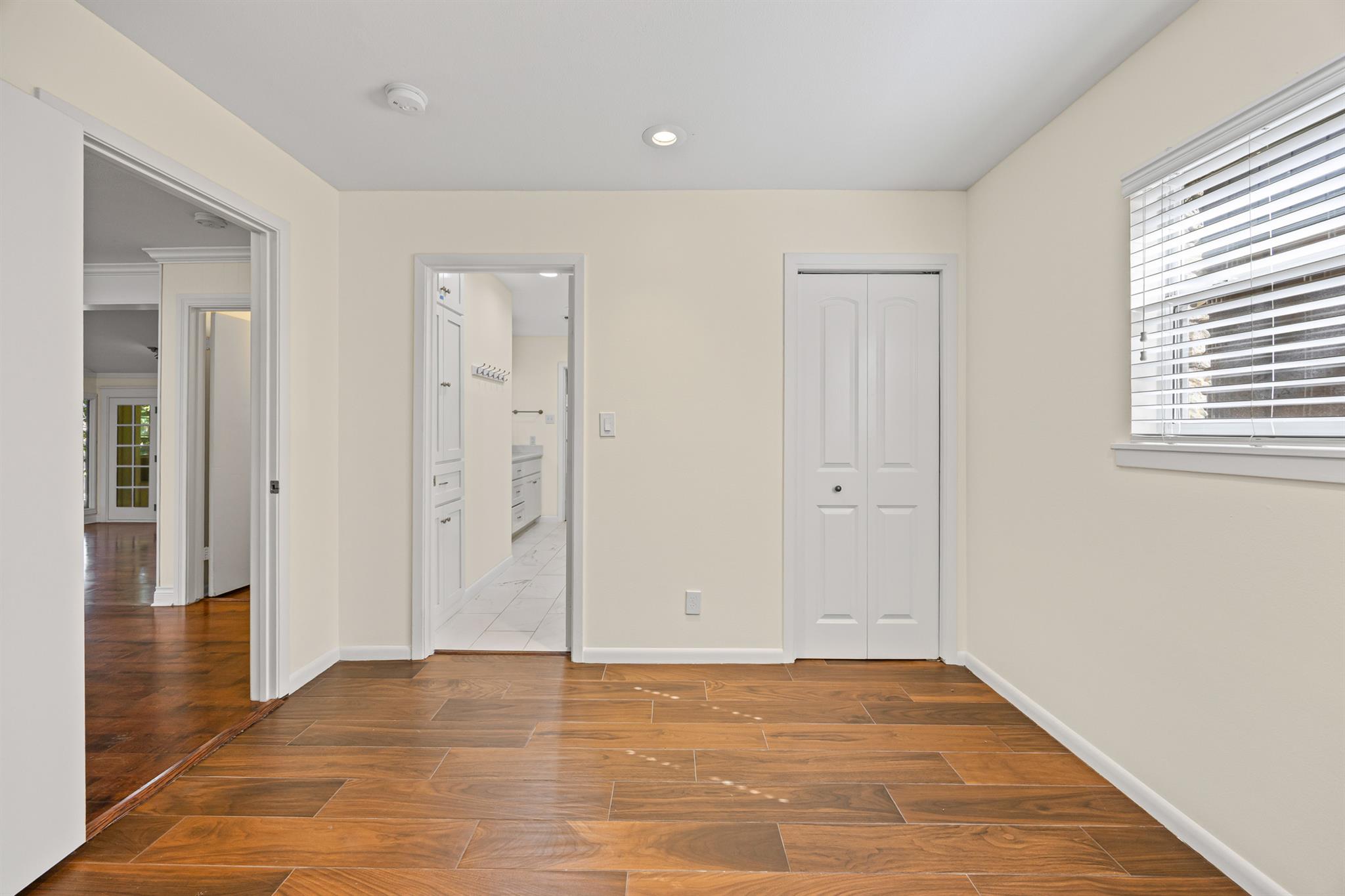 7103 Mesa DR