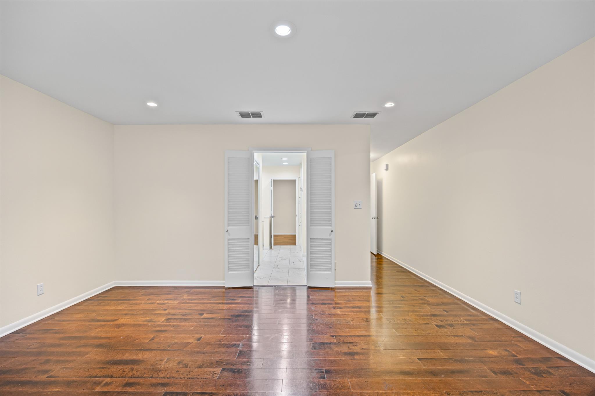 7103 Mesa DR