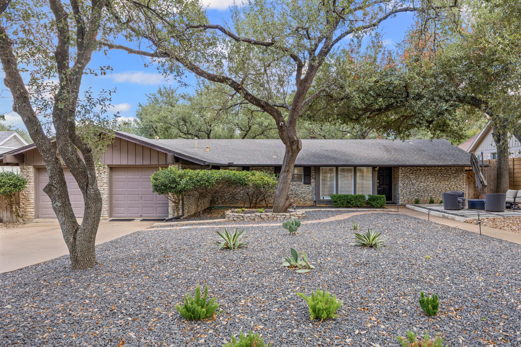 7103 Mesa DR