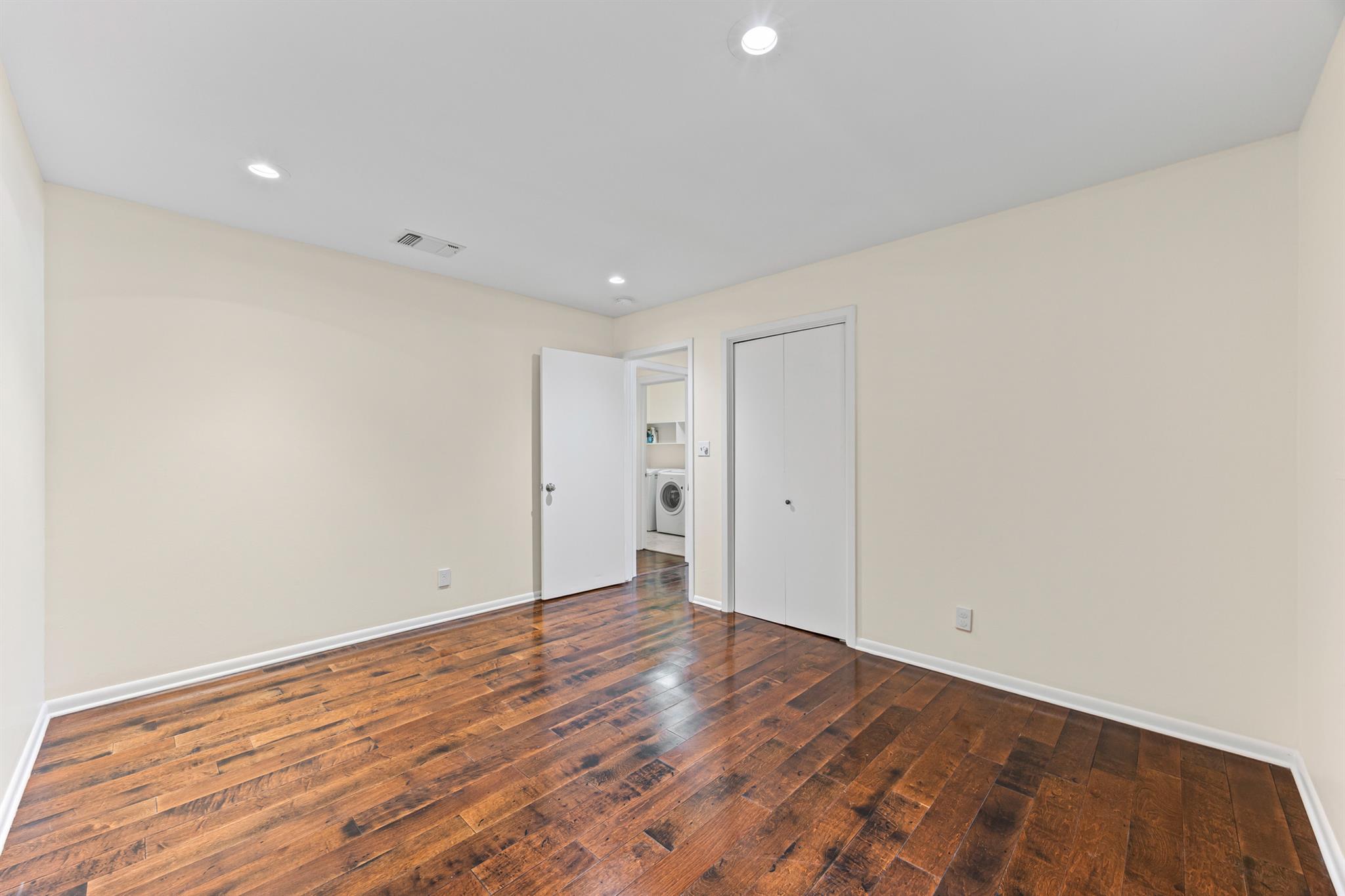 7103 Mesa DR