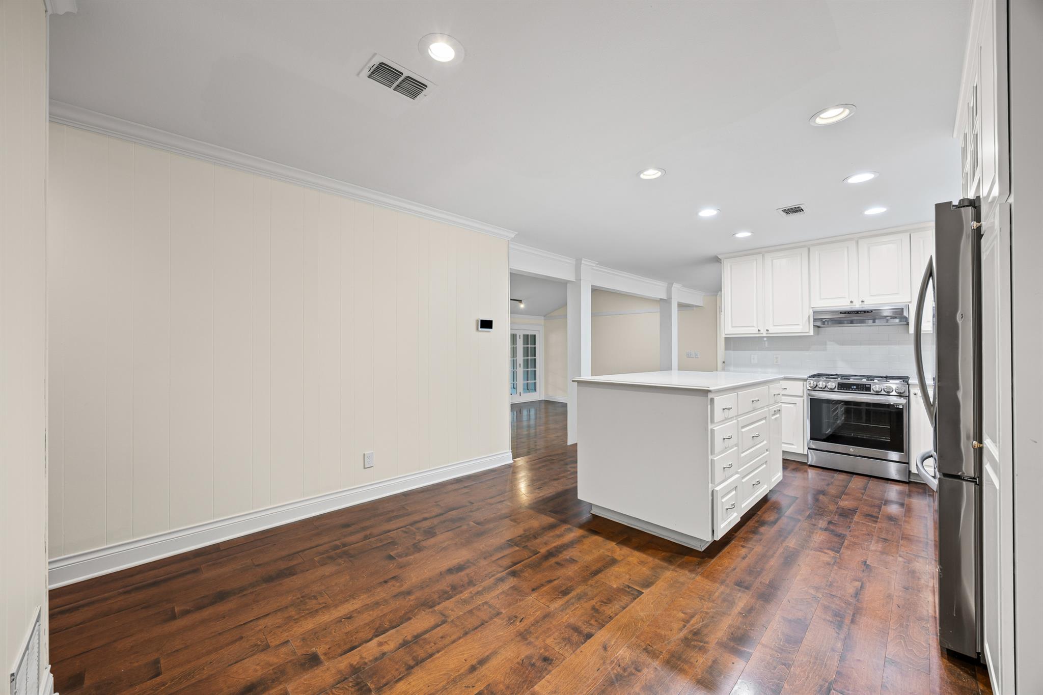 7103 Mesa DR