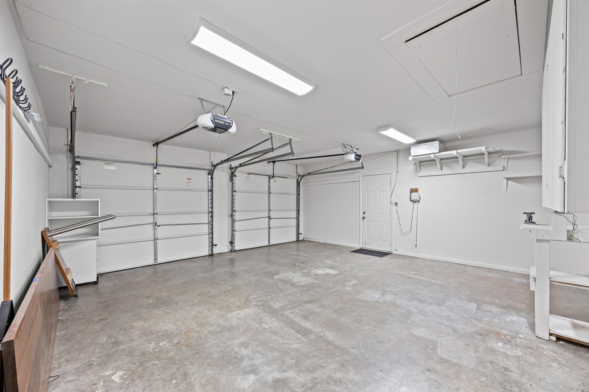 7103 Mesa DR