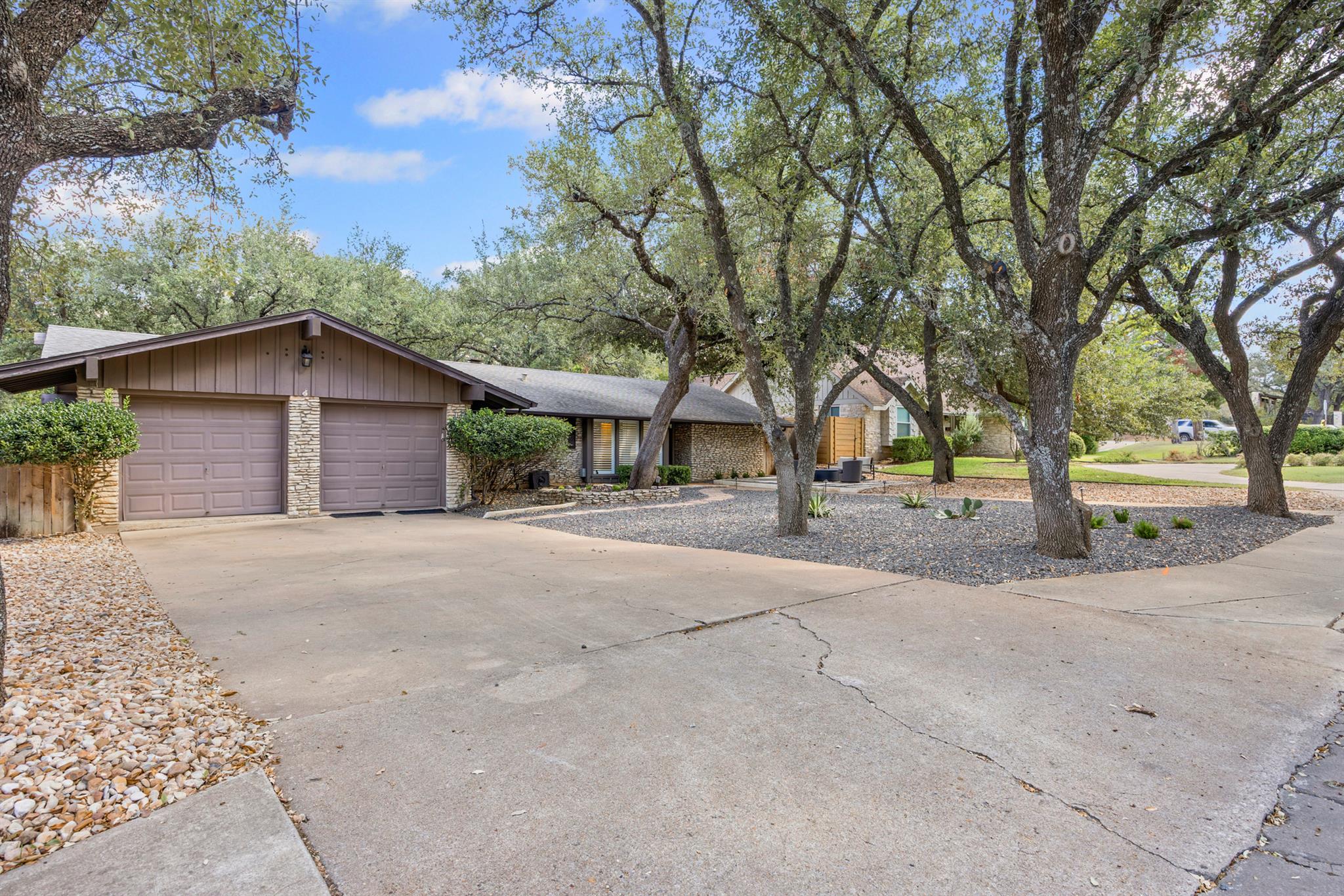 7103 Mesa DR