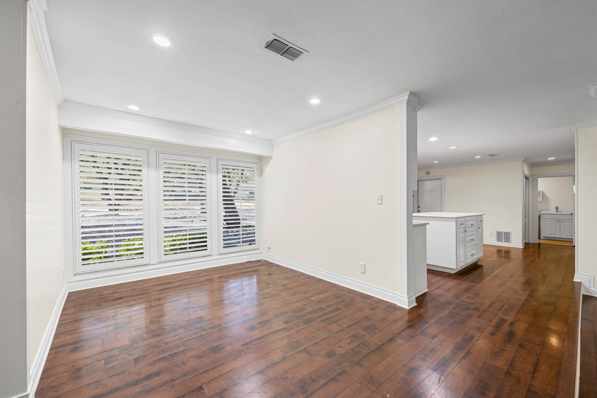7103 Mesa DR