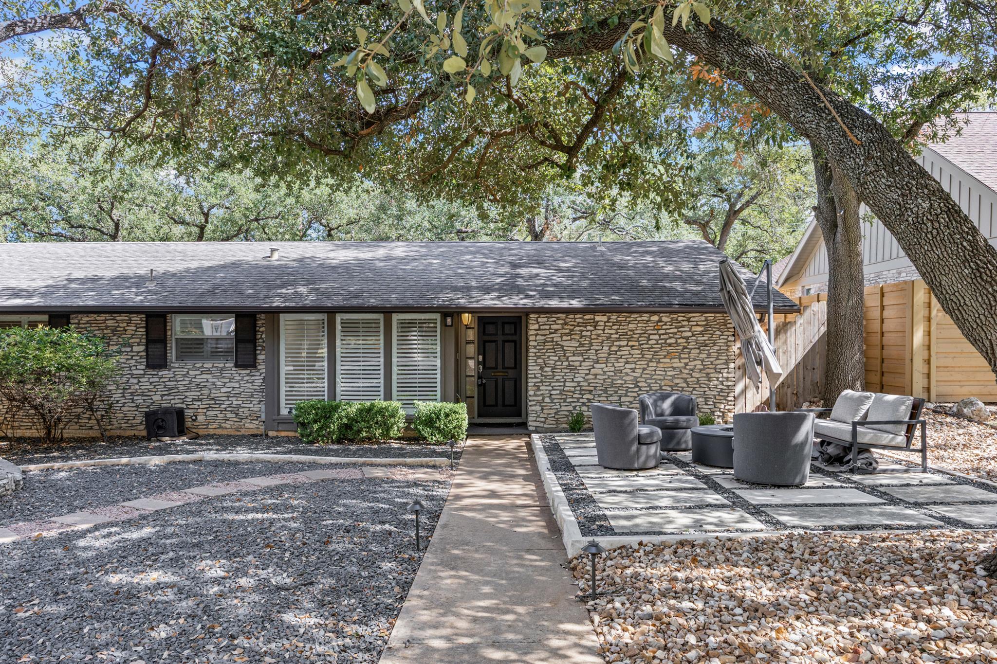 7103 Mesa DR