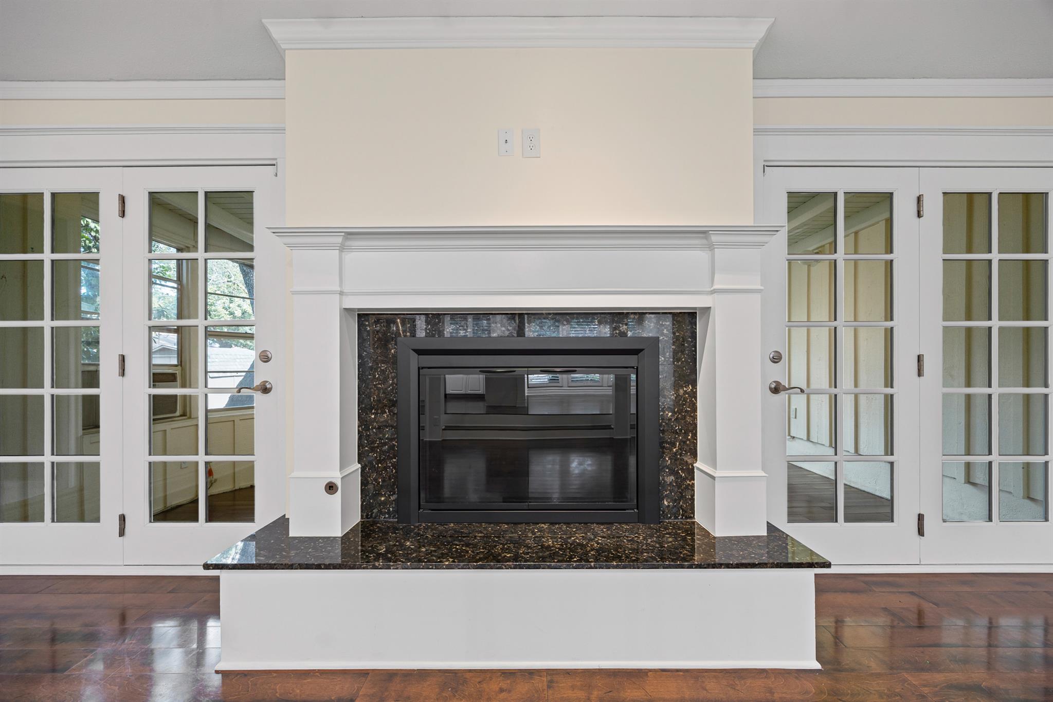 7103 Mesa DR