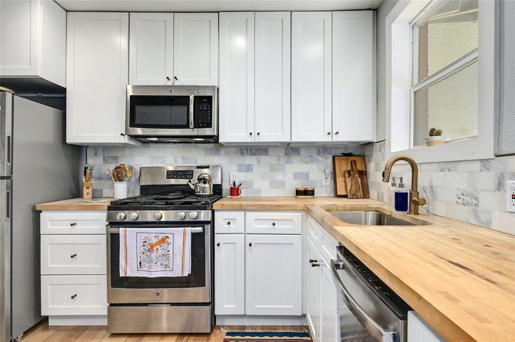 1209 Bentwood RD