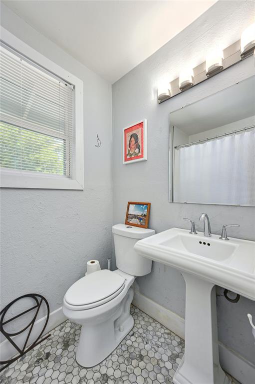 1209 Bentwood RD