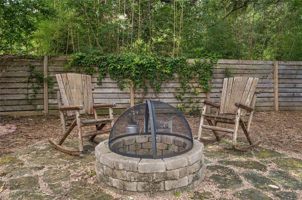 1209 Bentwood RD