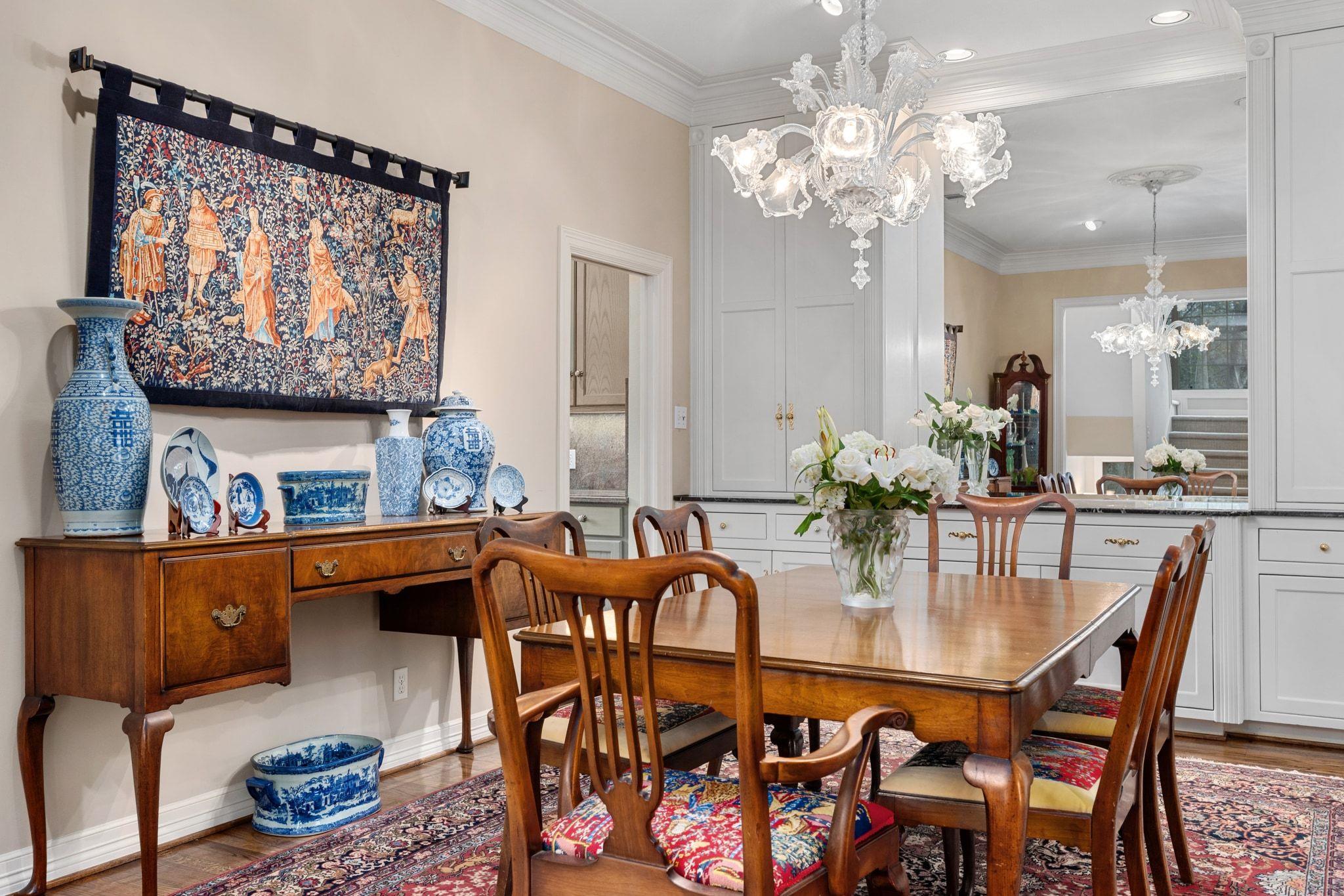 2716 Hillview Green LN