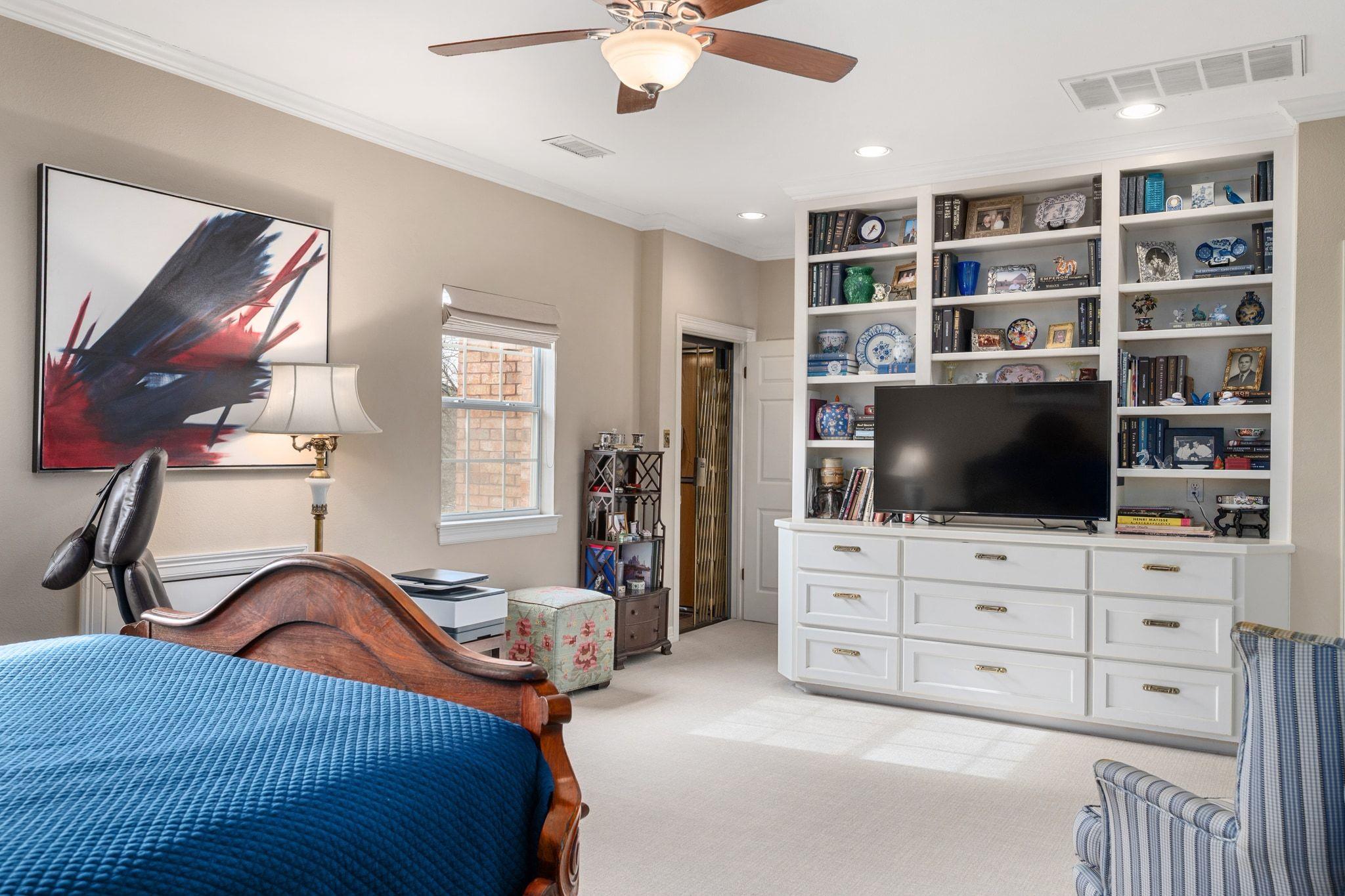 2716 Hillview Green LN