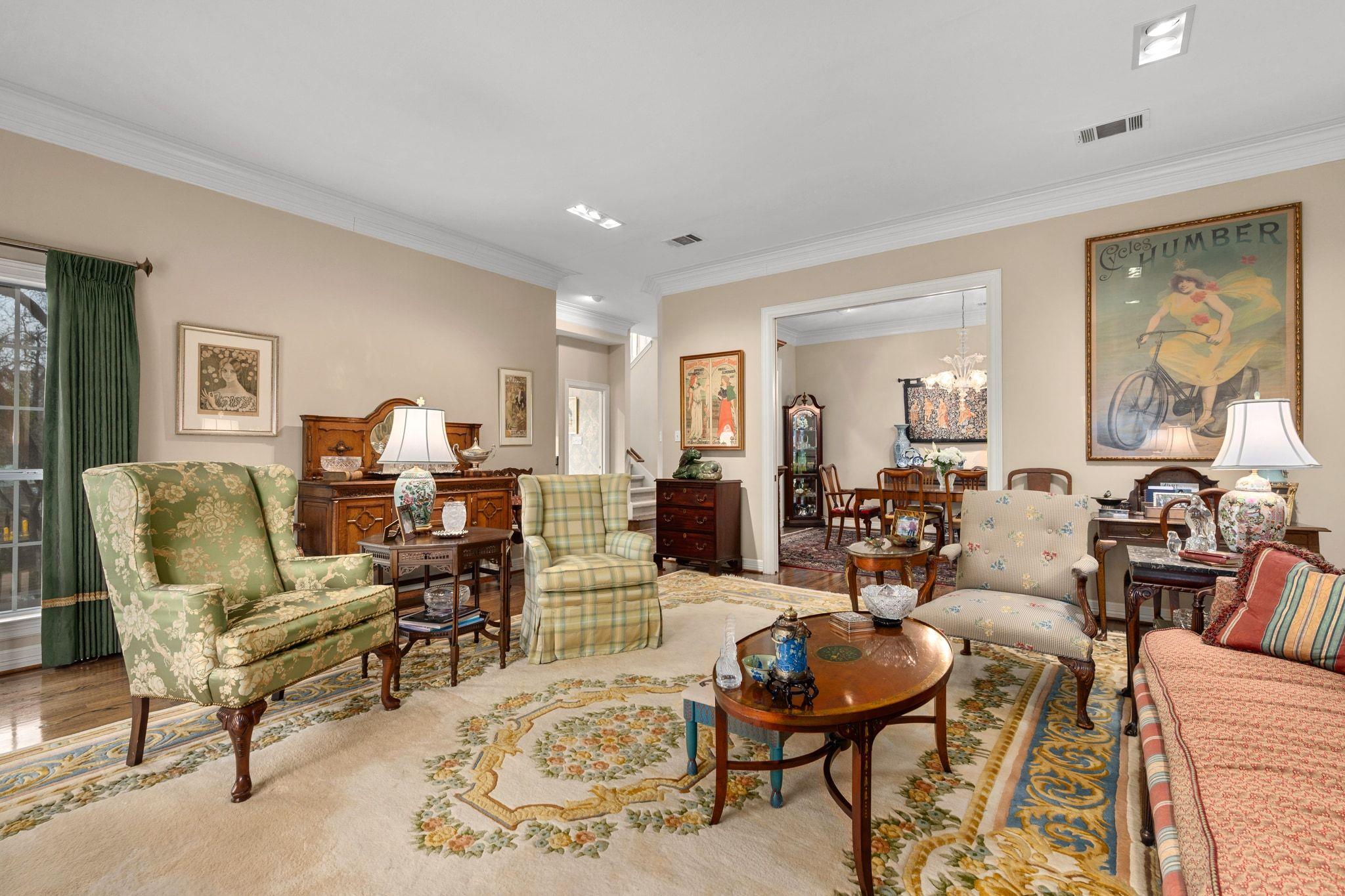 2716 Hillview Green LN