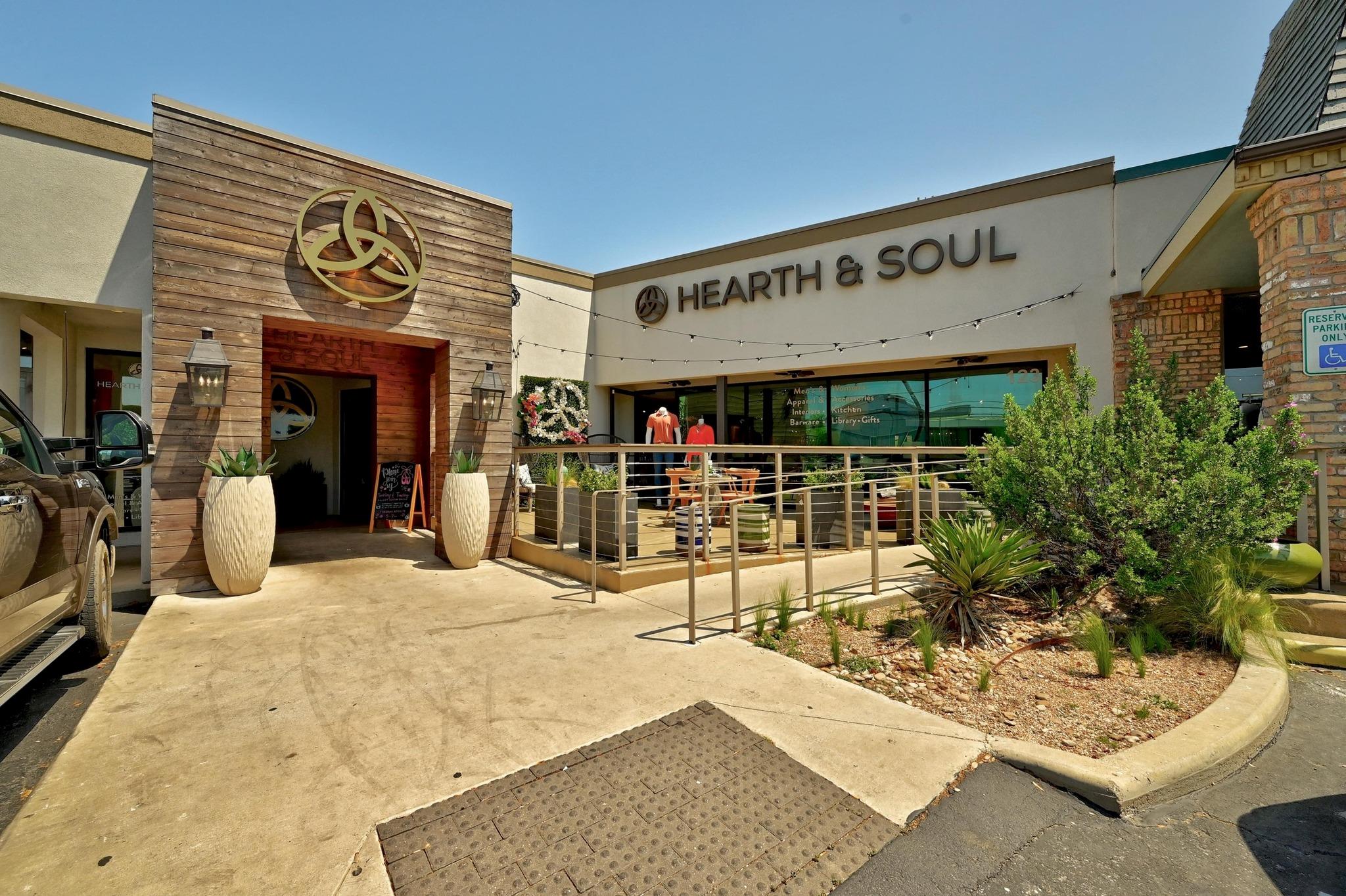 2716 Hillview Green LN