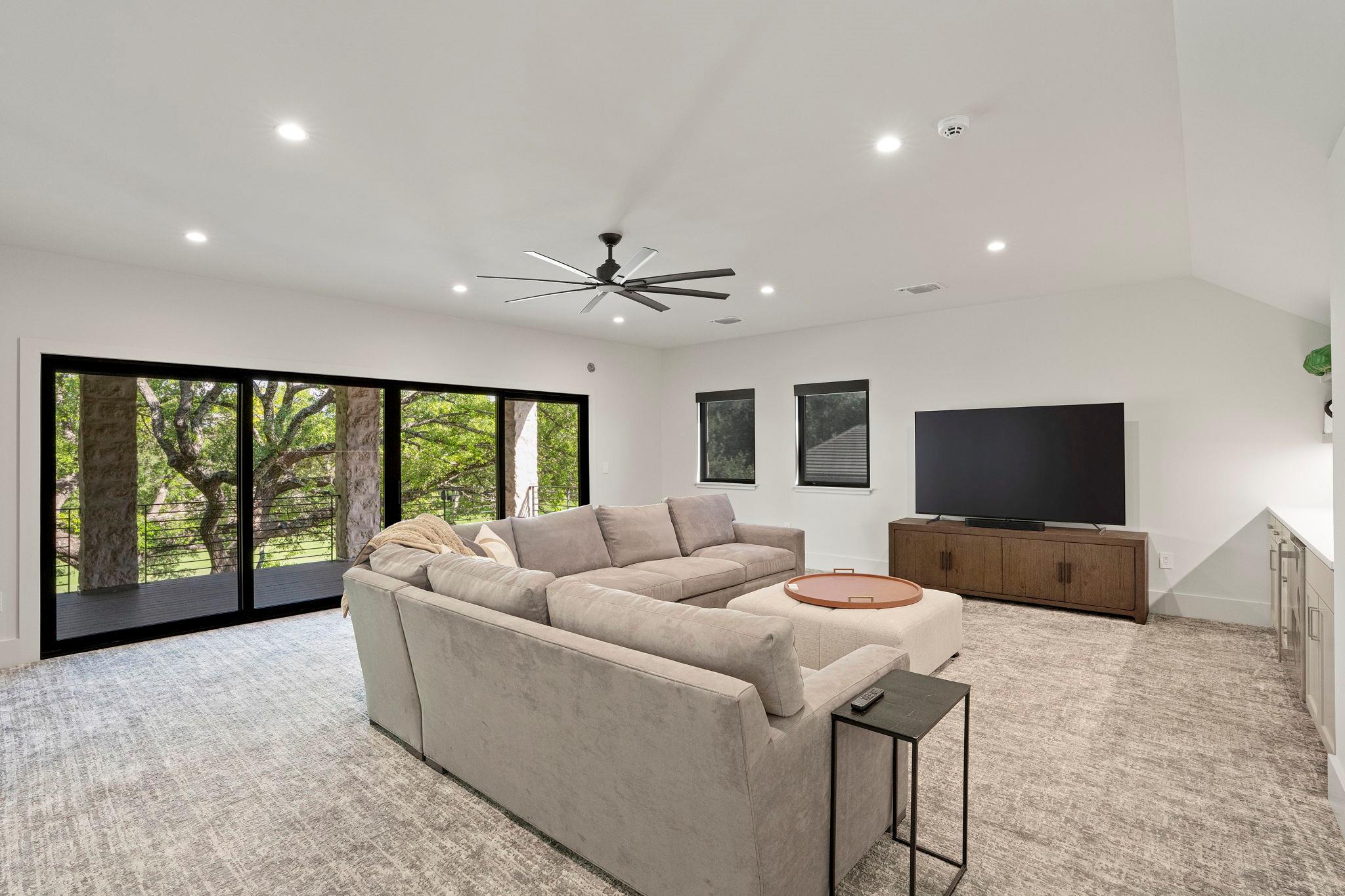 12 Treehaven LN