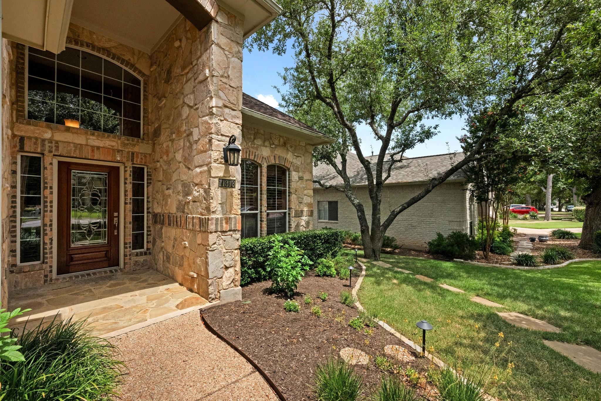 11313 Hollister DR