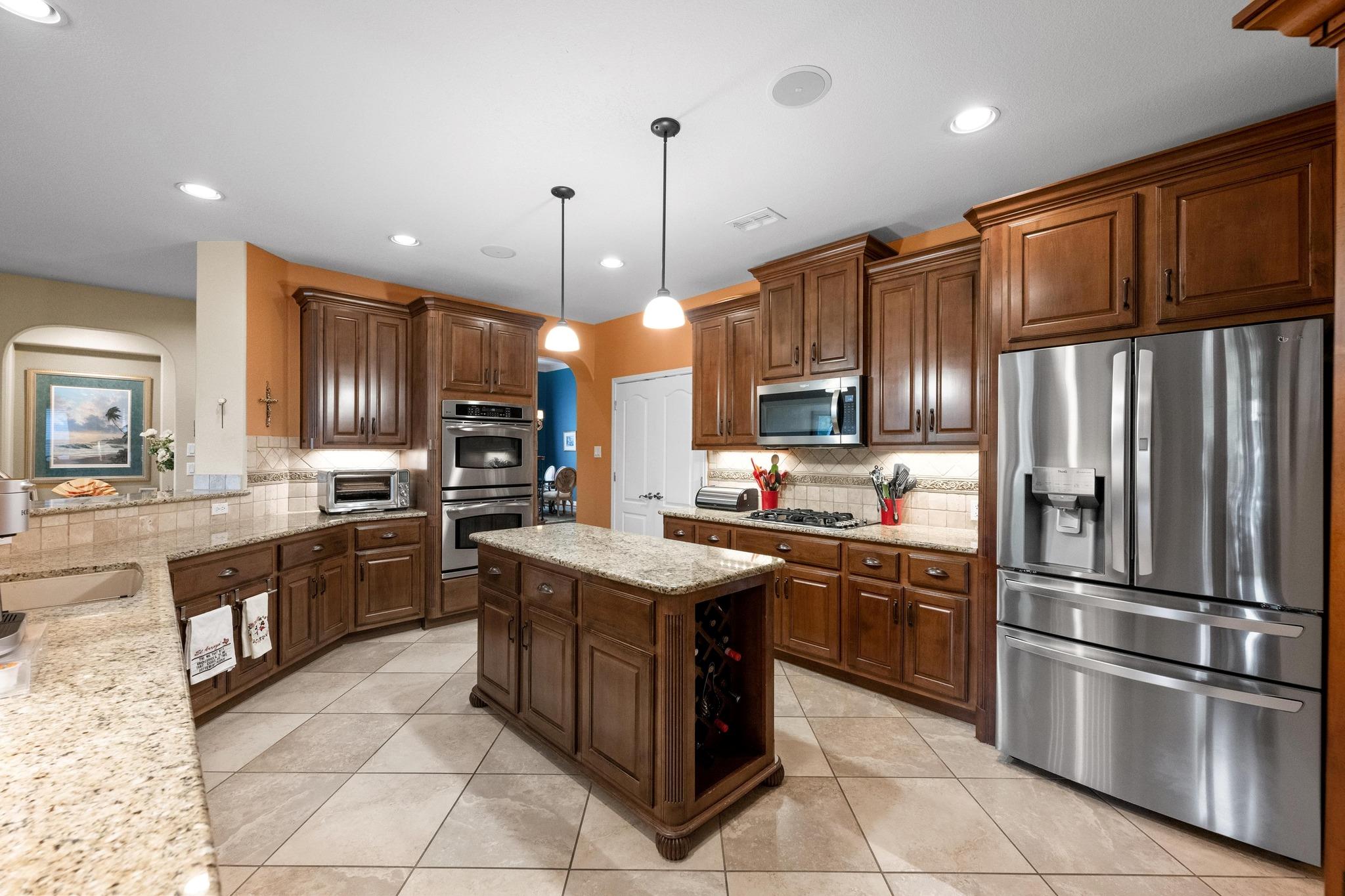 11313 Hollister DR