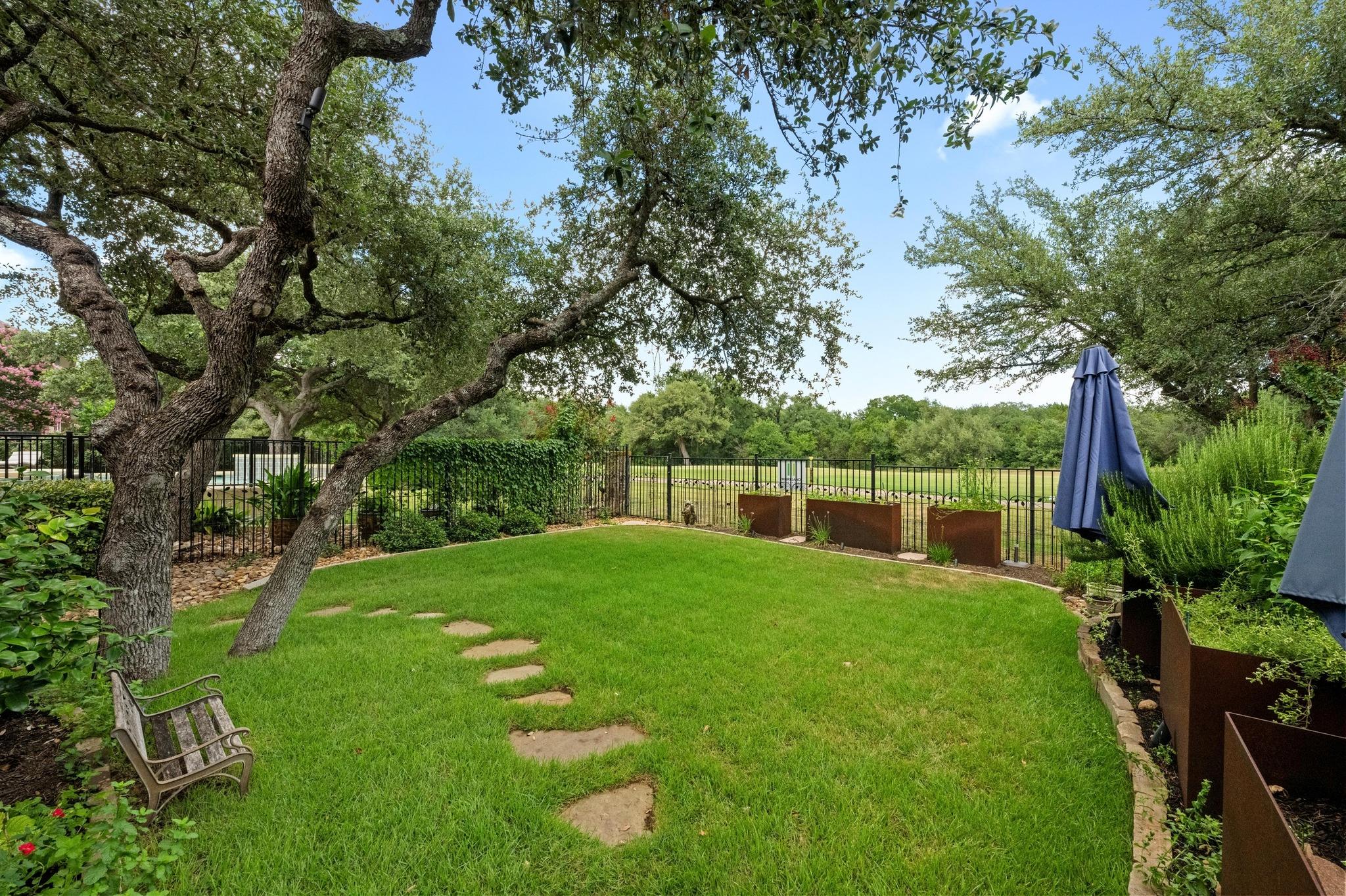11313 Hollister DR