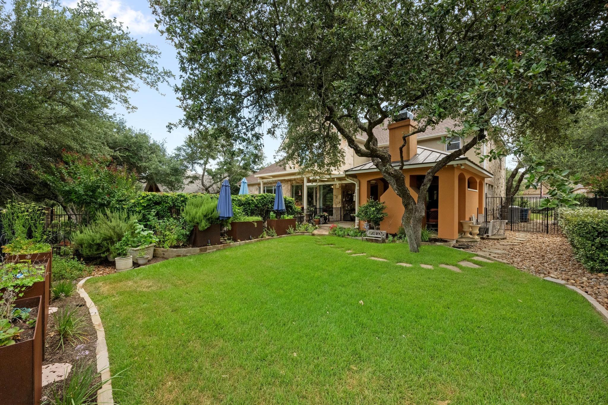 11313 Hollister DR