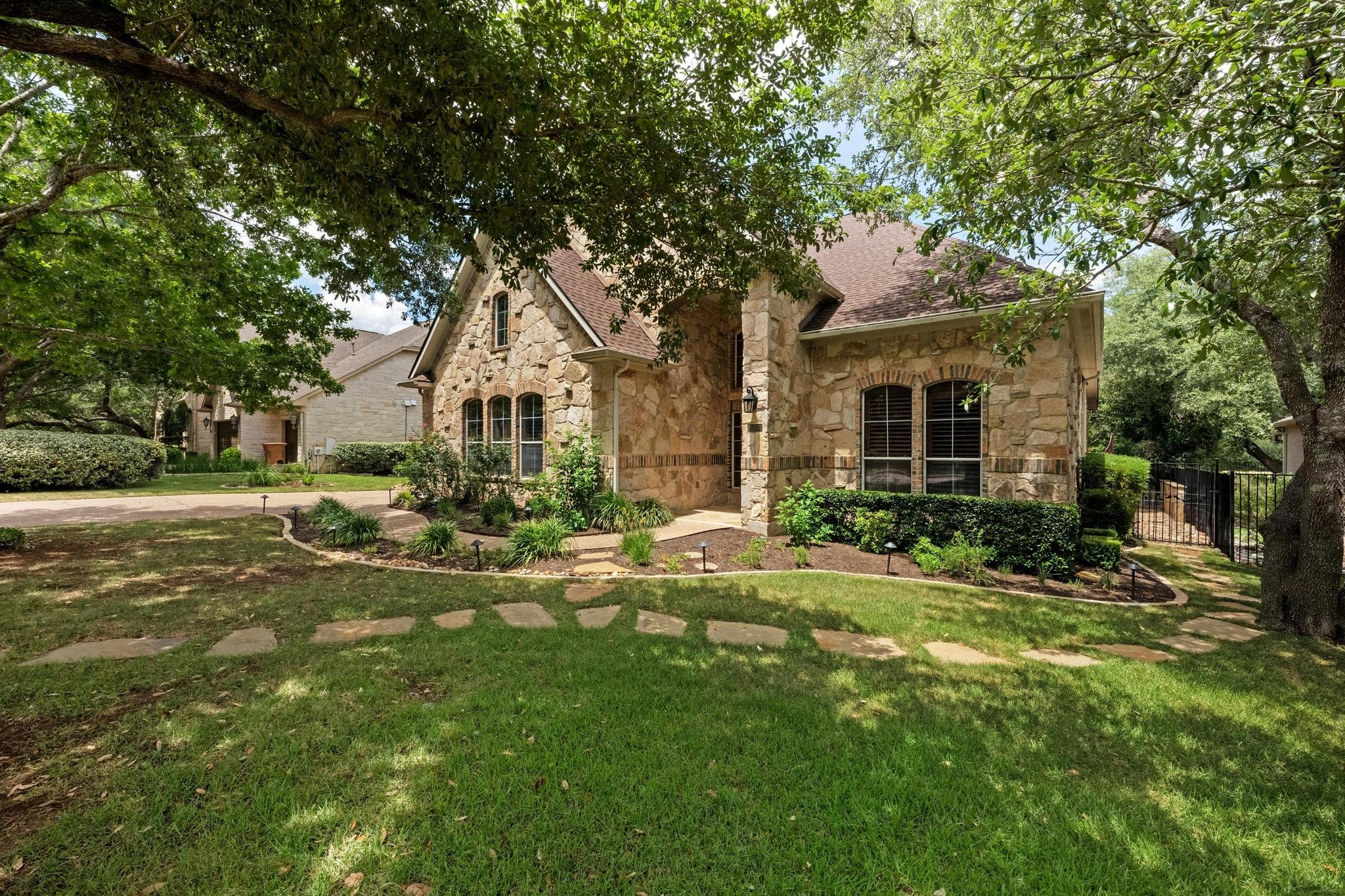 11313 Hollister DR
