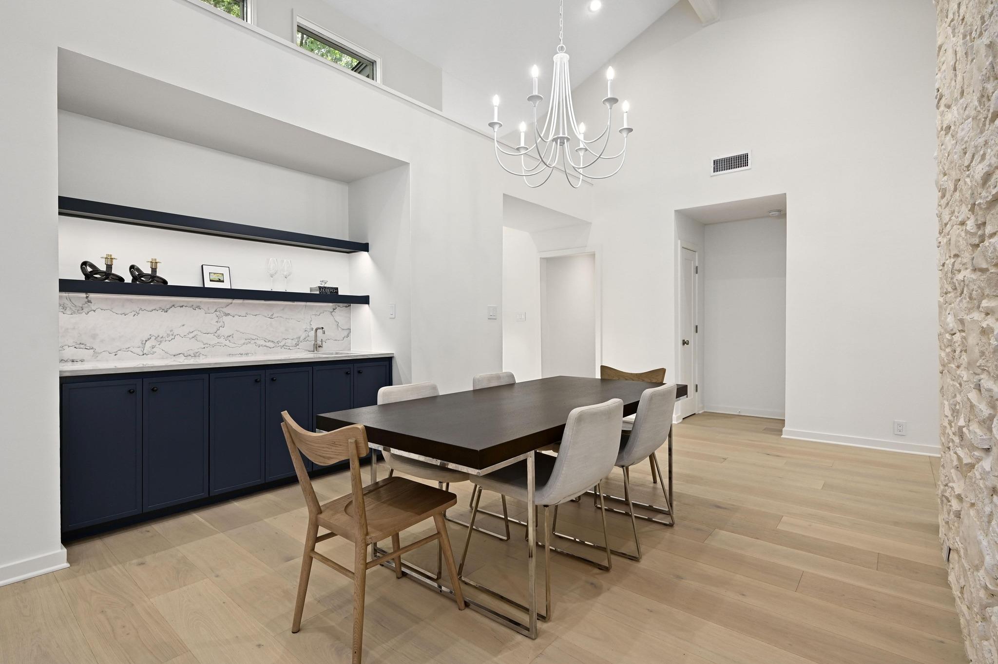 3212 Thousand Oaks DR