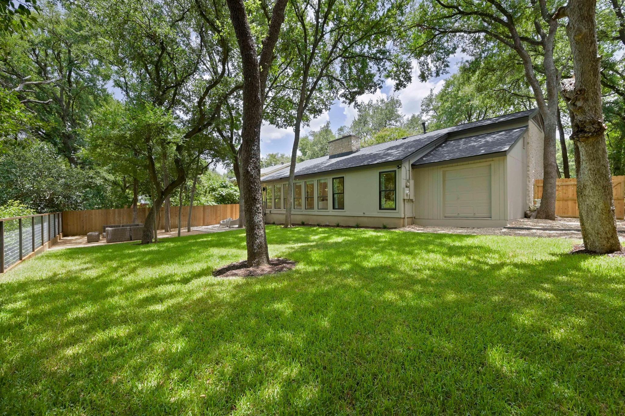 3212 Thousand Oaks DR