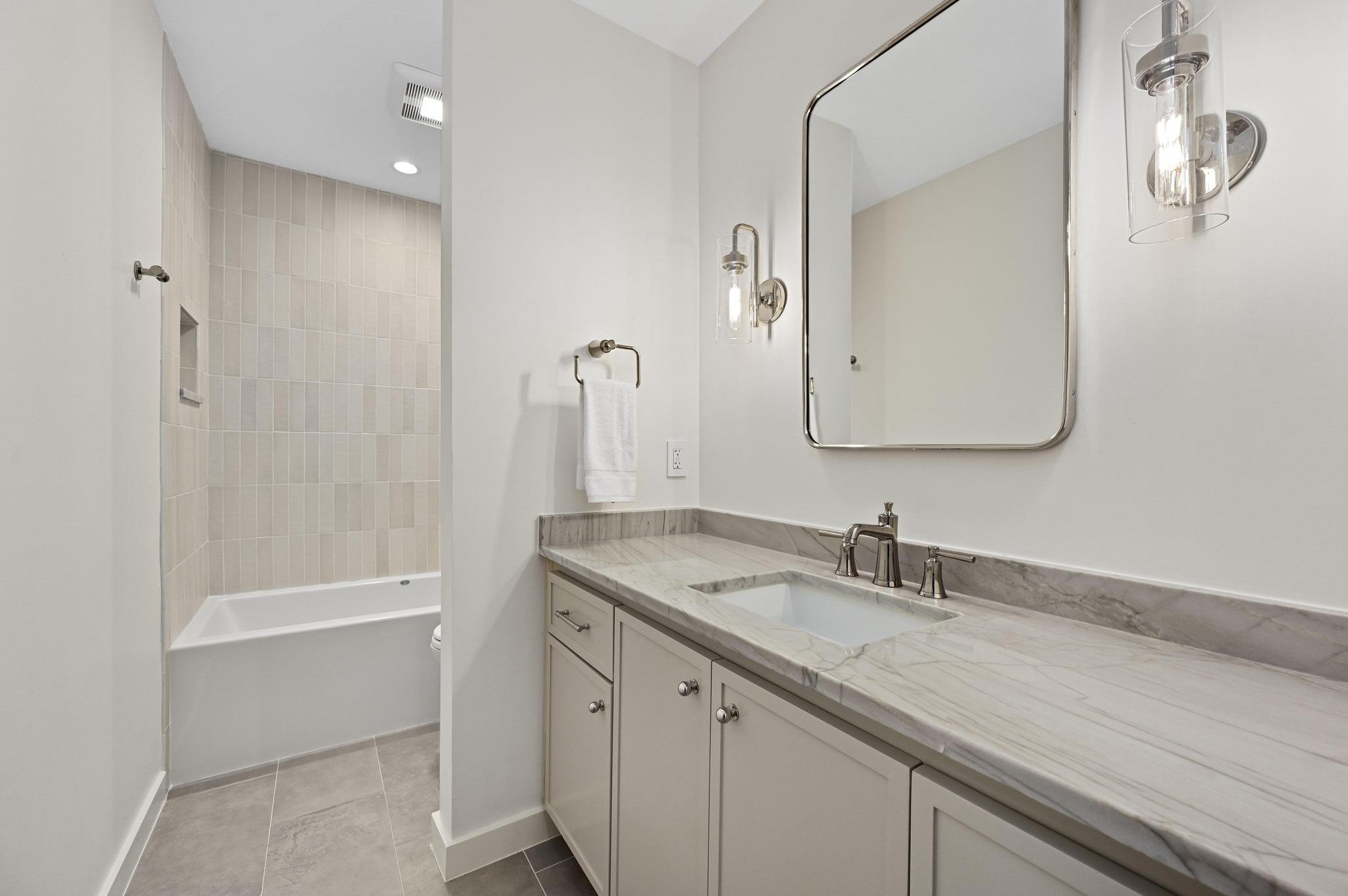 3212 Thousand Oaks DR