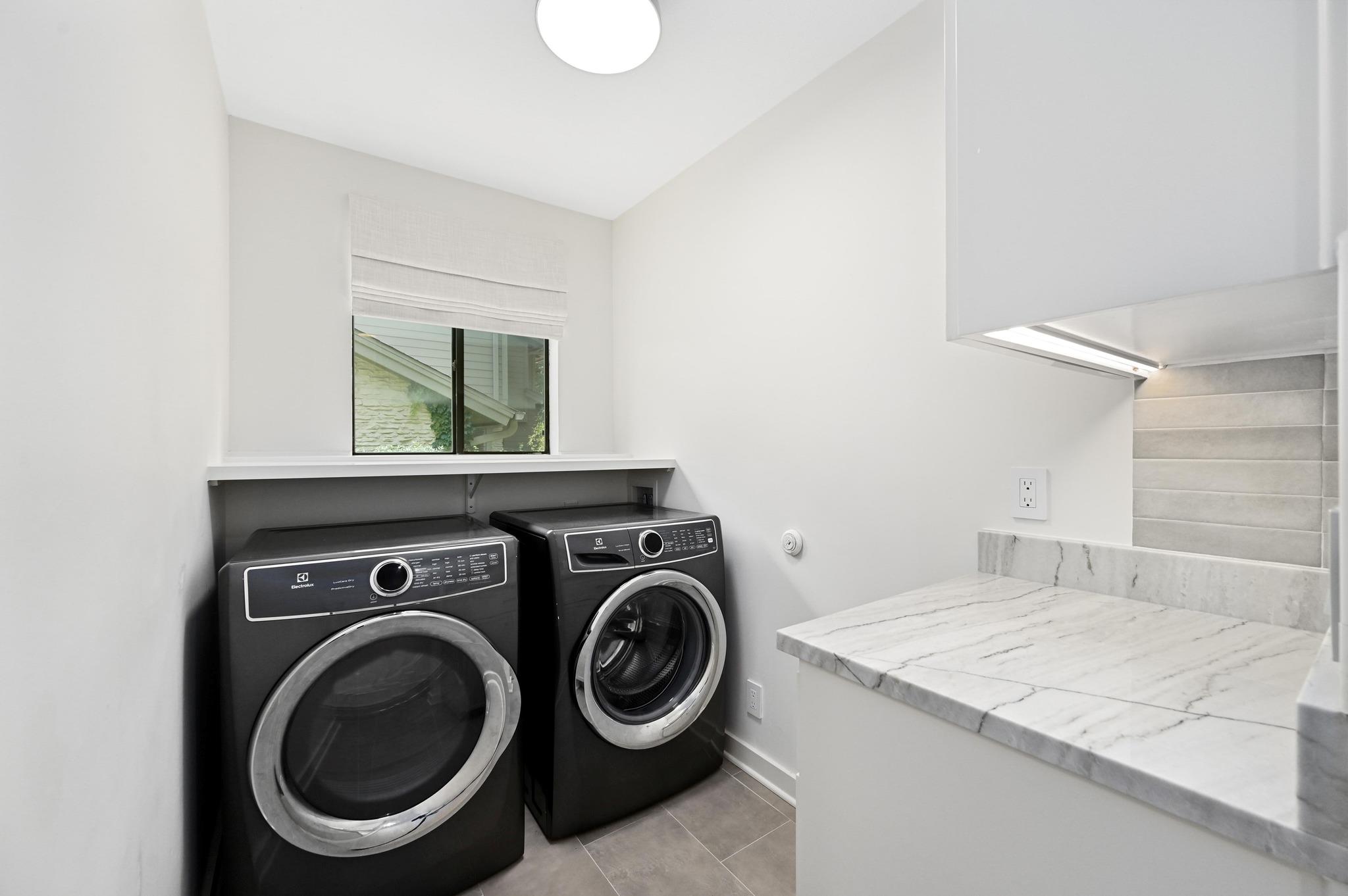 3212 Thousand Oaks DR