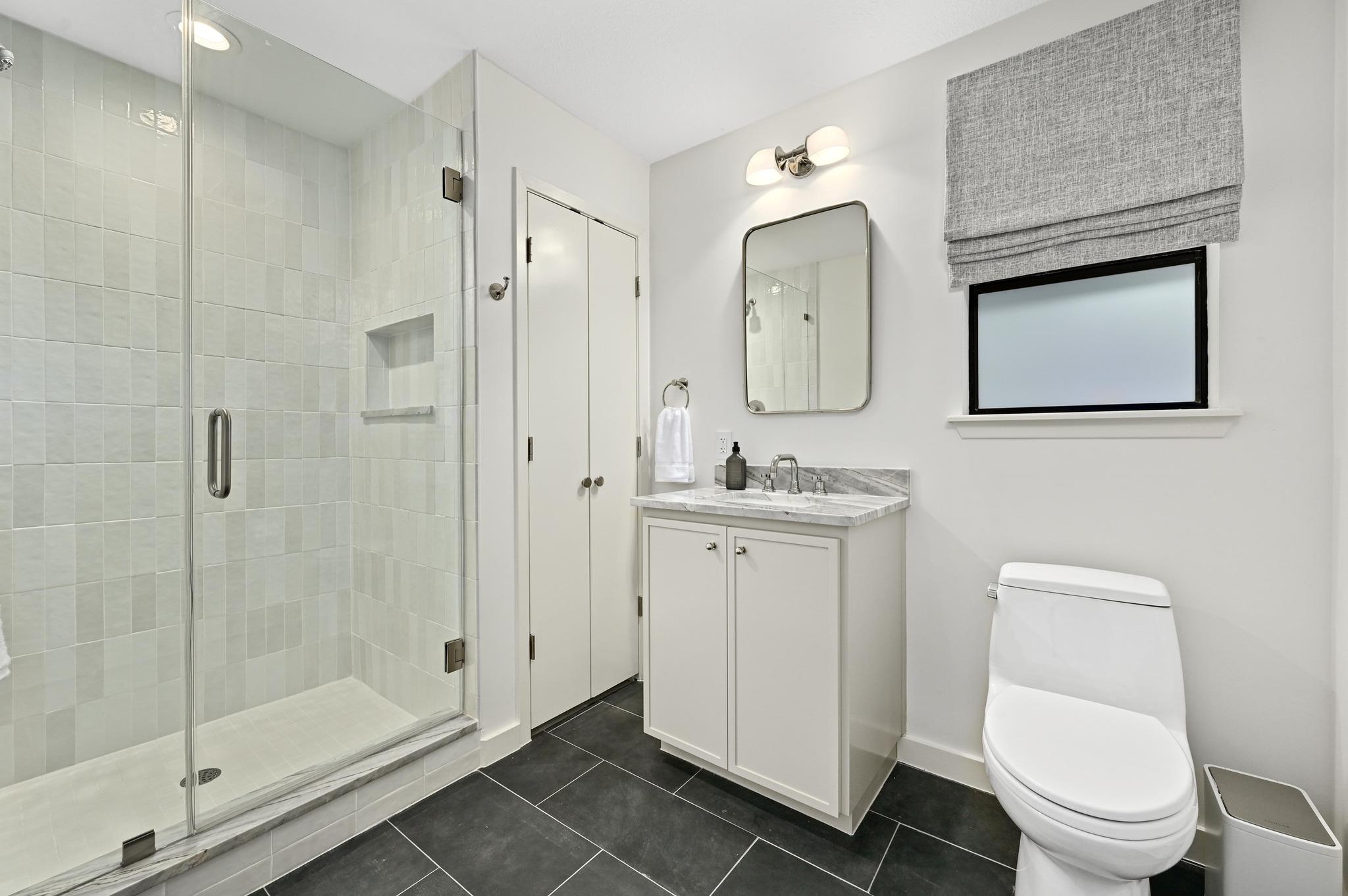 3212 Thousand Oaks DR