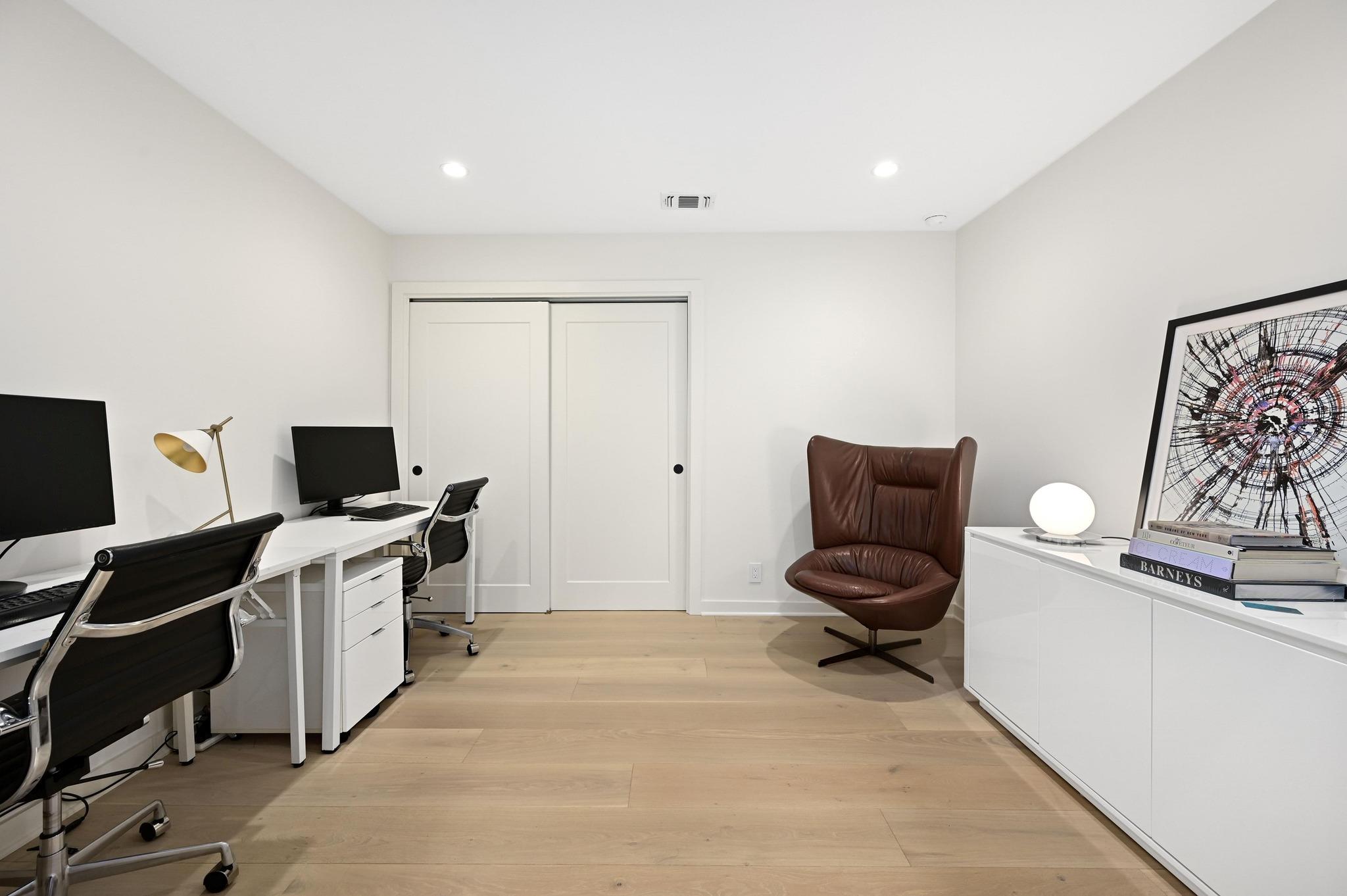 3212 Thousand Oaks DR